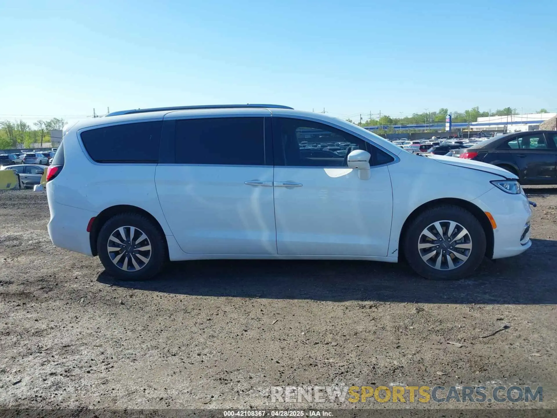 13 Photograph of a damaged car 2C4RC1L72MR599542 CHRYSLER PACIFICA HYBRID 2021