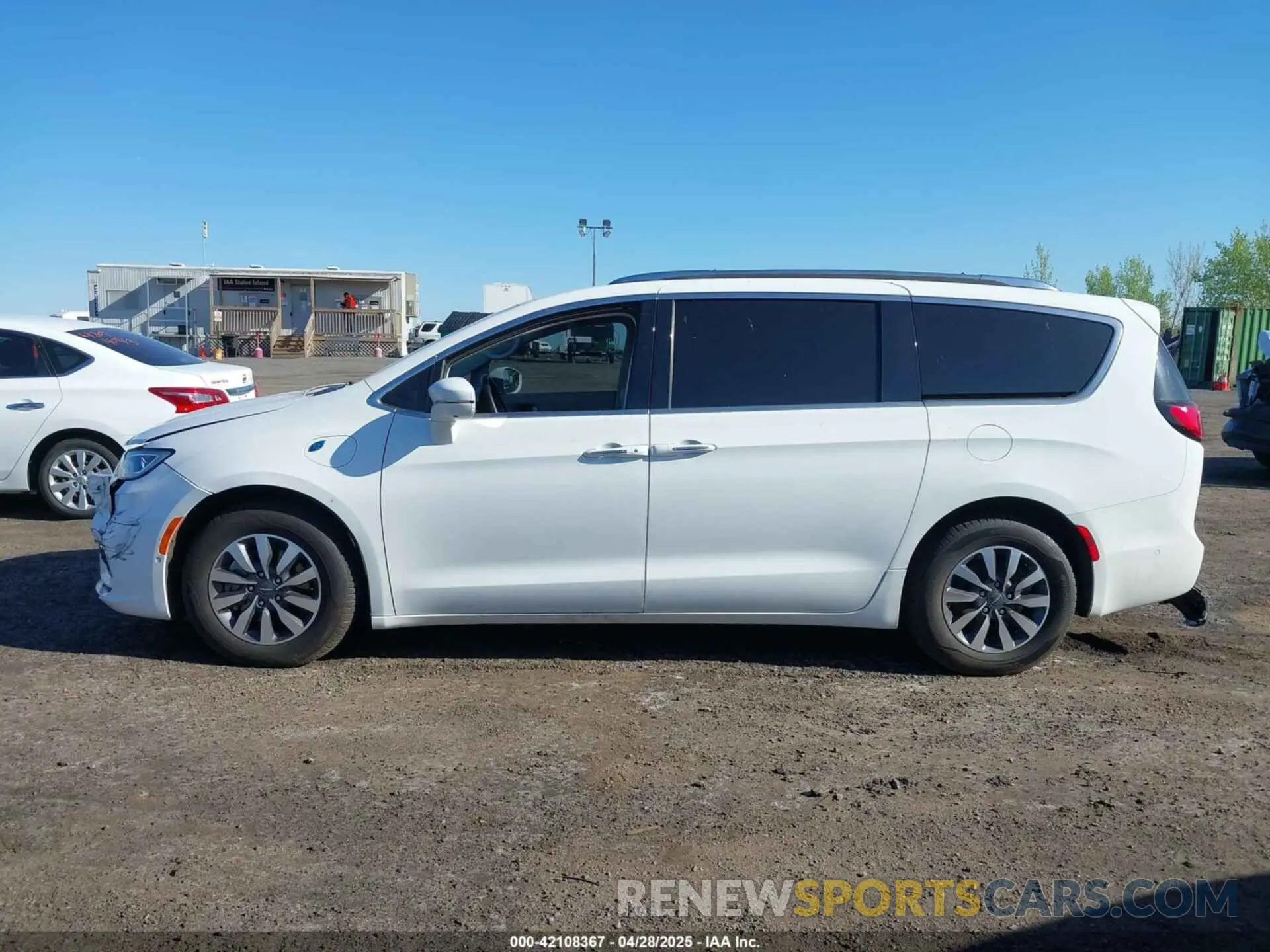 14 Photograph of a damaged car 2C4RC1L72MR599542 CHRYSLER PACIFICA HYBRID 2021