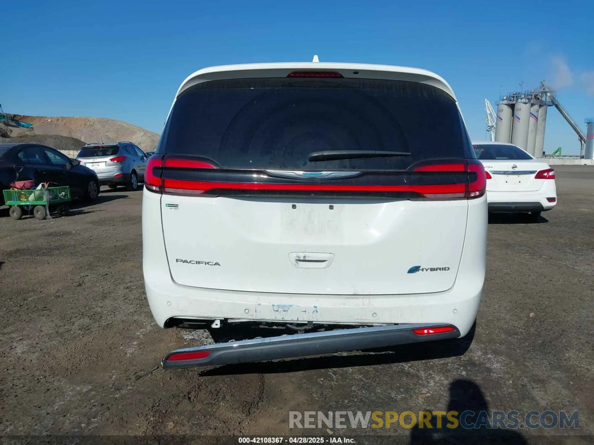 16 Photograph of a damaged car 2C4RC1L72MR599542 CHRYSLER PACIFICA HYBRID 2021