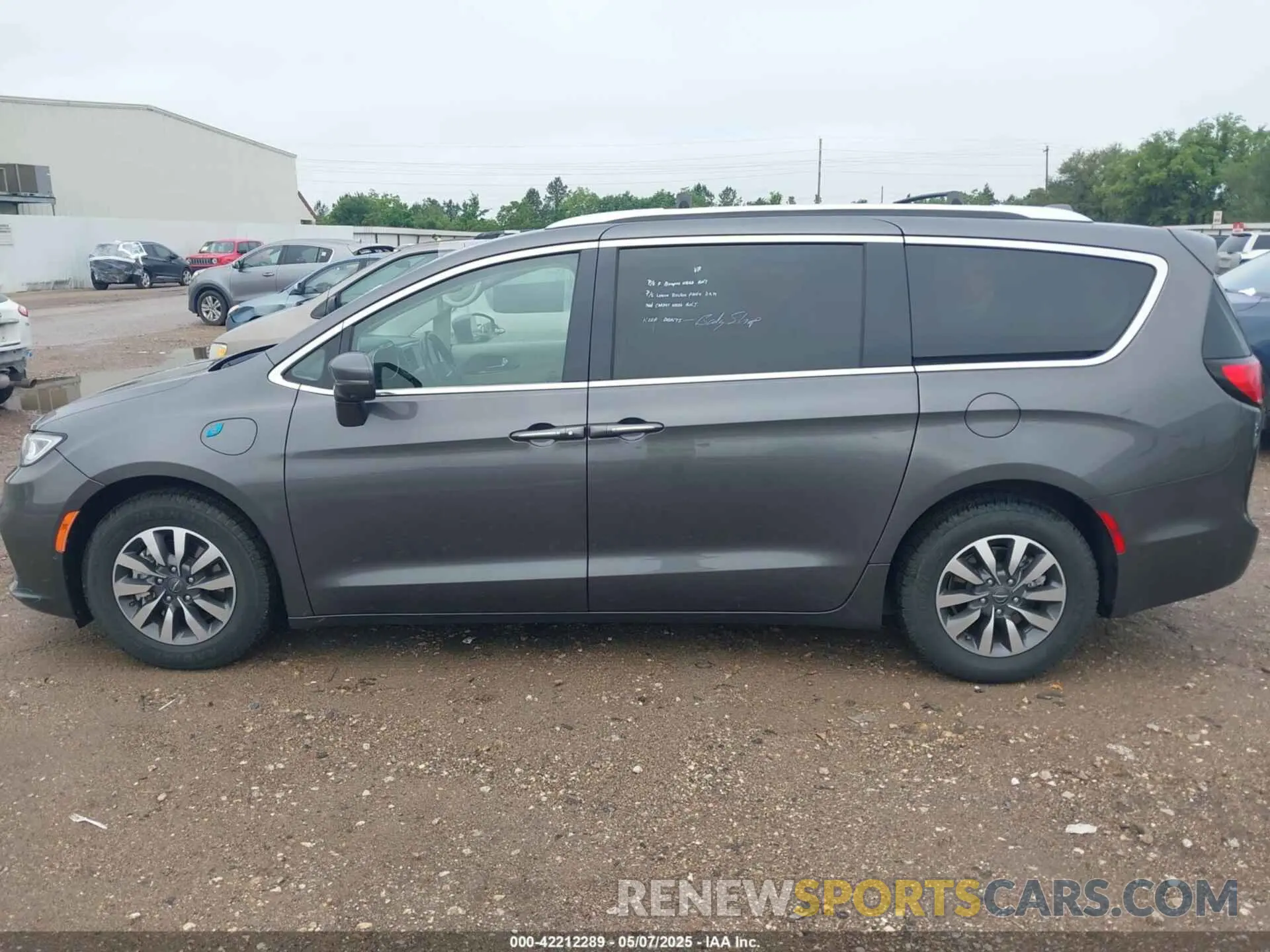 14 Photograph of a damaged car 2C4RC1L77MR599665 CHRYSLER PACIFICA HYBRID 2021