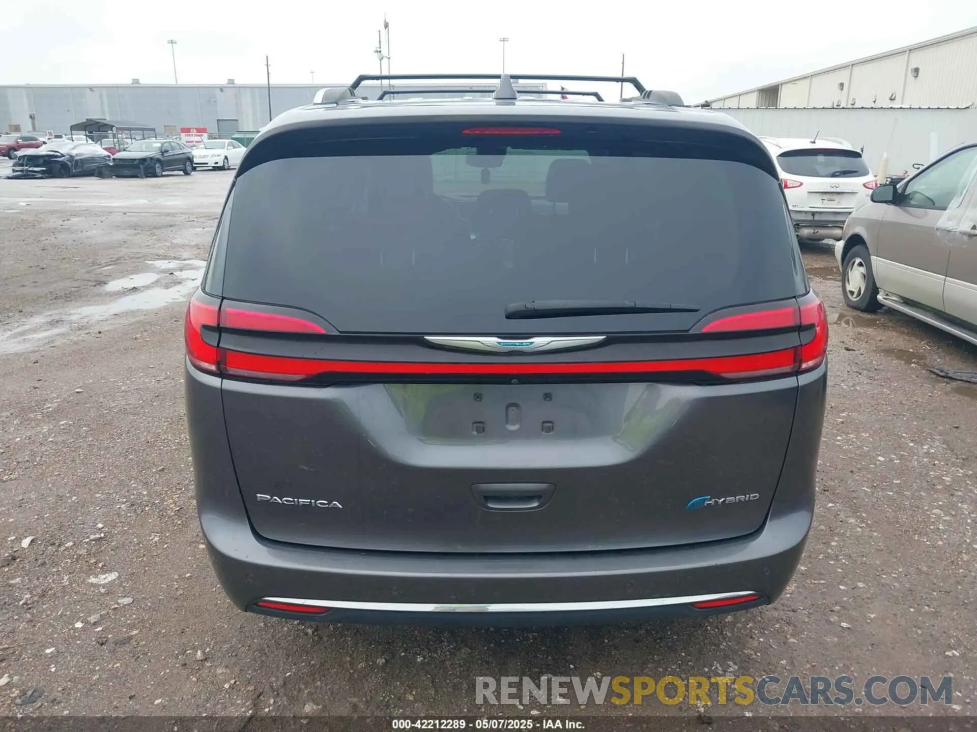 16 Photograph of a damaged car 2C4RC1L77MR599665 CHRYSLER PACIFICA HYBRID 2021