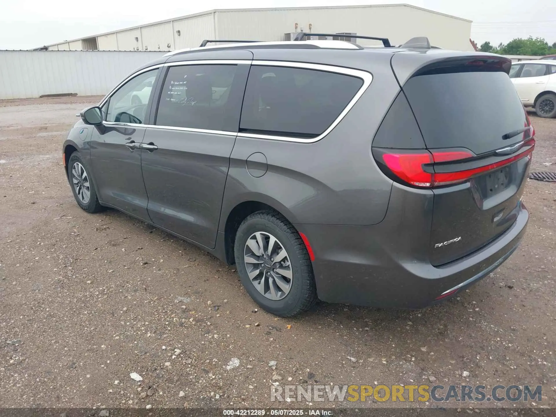 3 Photograph of a damaged car 2C4RC1L77MR599665 CHRYSLER PACIFICA HYBRID 2021