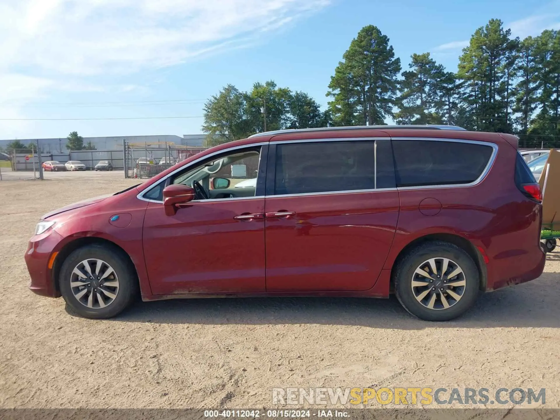 15 Photograph of a damaged car 2C4RC1L78MR603108 CHRYSLER PACIFICA HYBRID 2021