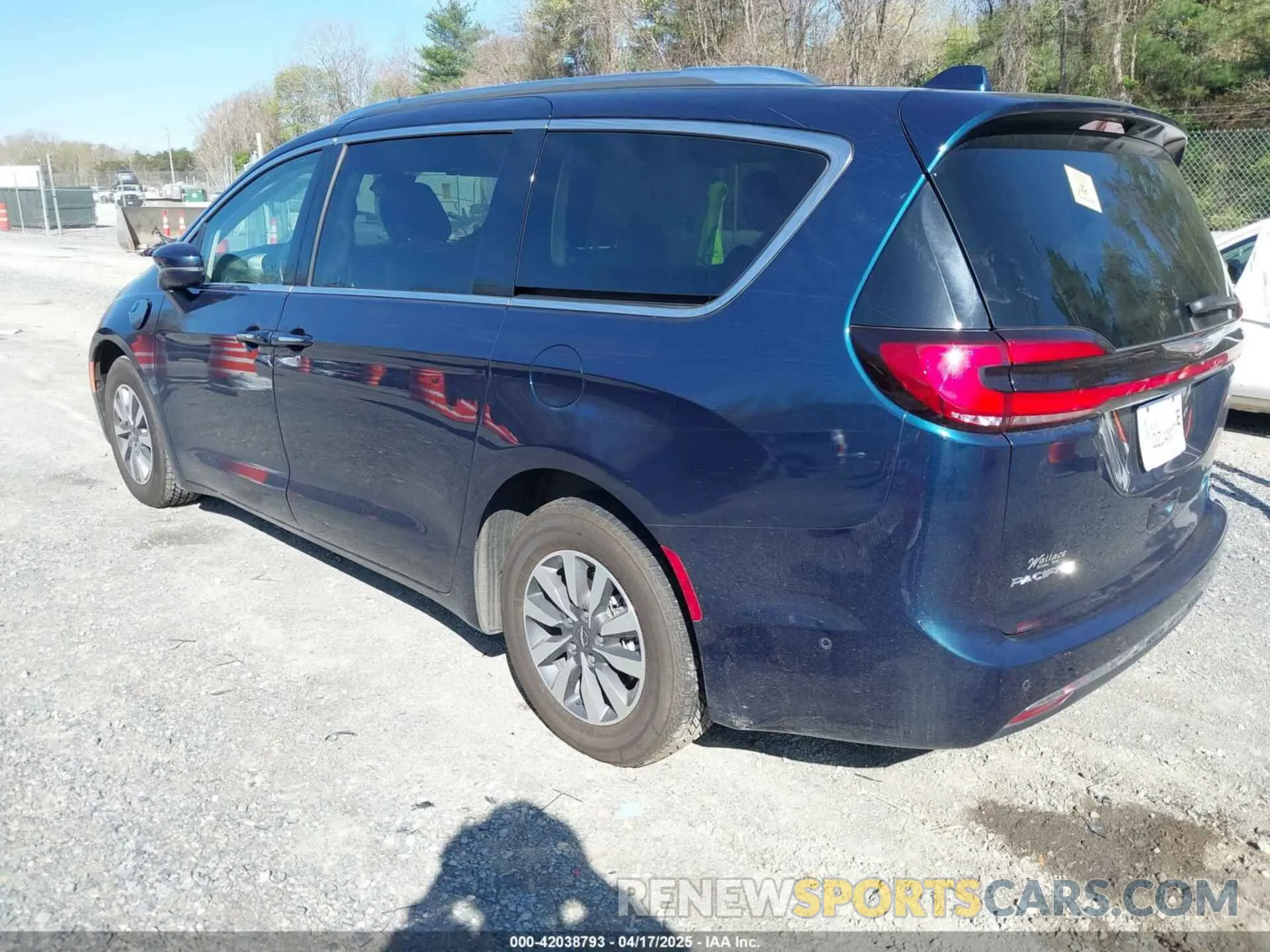3 Photograph of a damaged car 2C4RC1L79MR596475 CHRYSLER PACIFICA HYBRID 2021