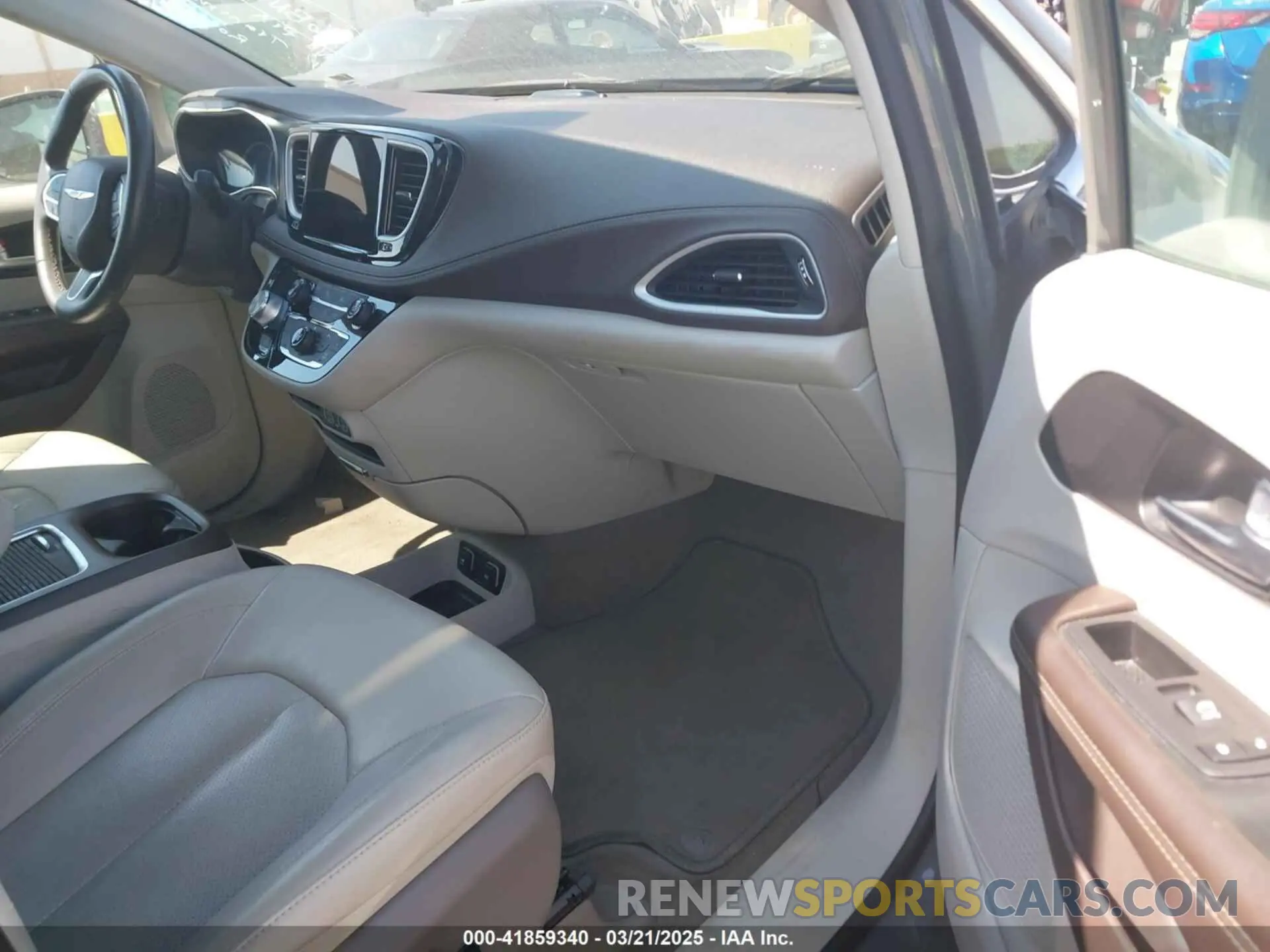 5 Photograph of a damaged car 2C4RC1L7XMR586201 CHRYSLER PACIFICA HYBRID 2021