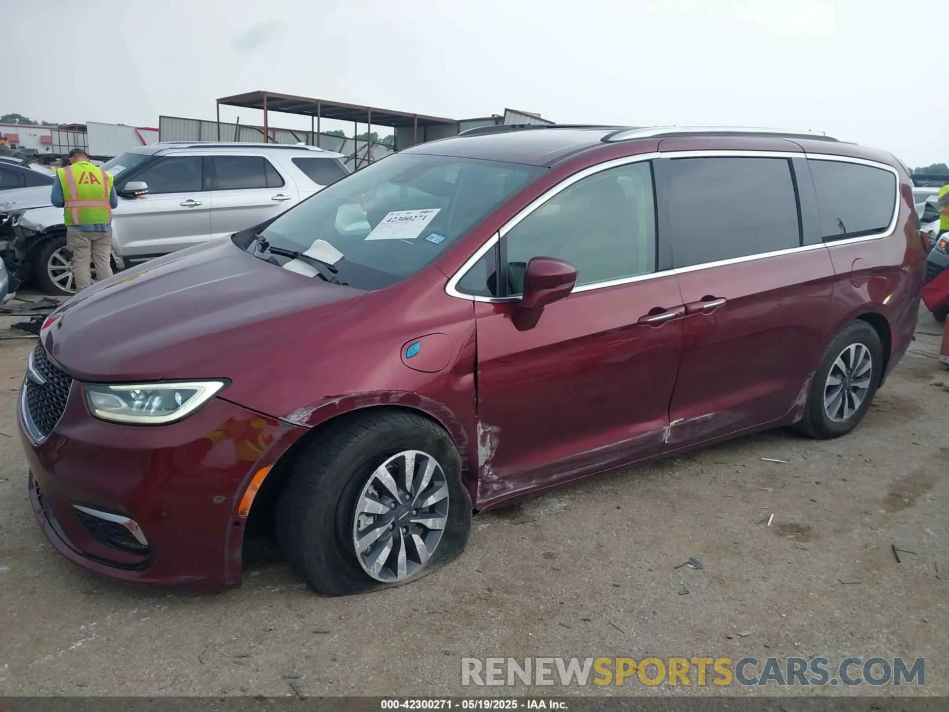 6 Photograph of a damaged car 2C4RC1L7XMR599210 CHRYSLER PACIFICA HYBRID 2021