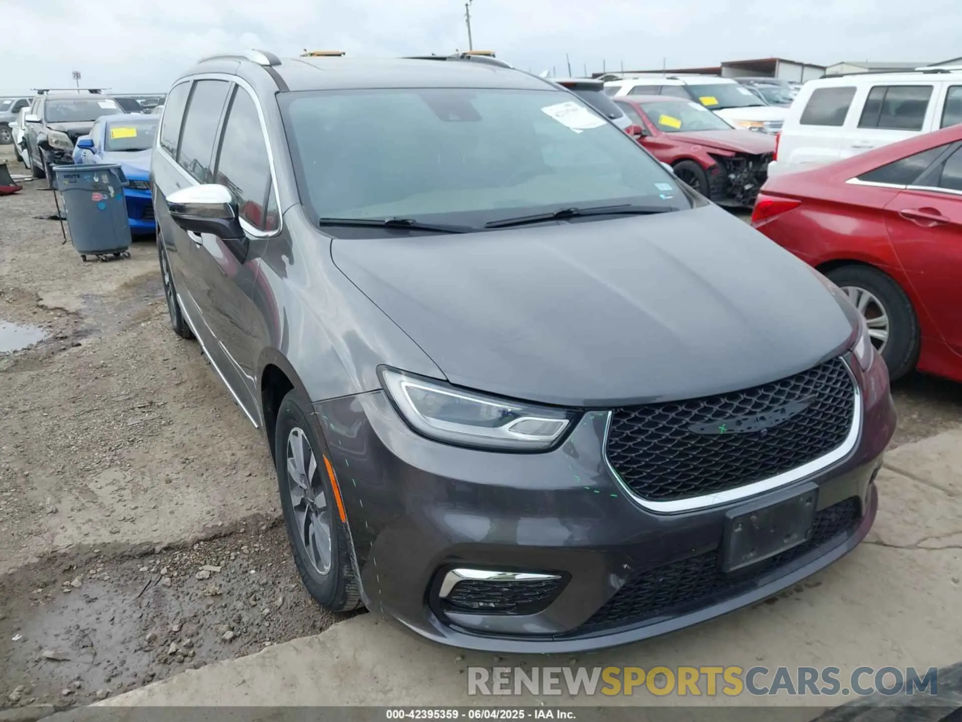 1 Photograph of a damaged car 2C4RC1S75MR529471 CHRYSLER PACIFICA HYBRID 2021