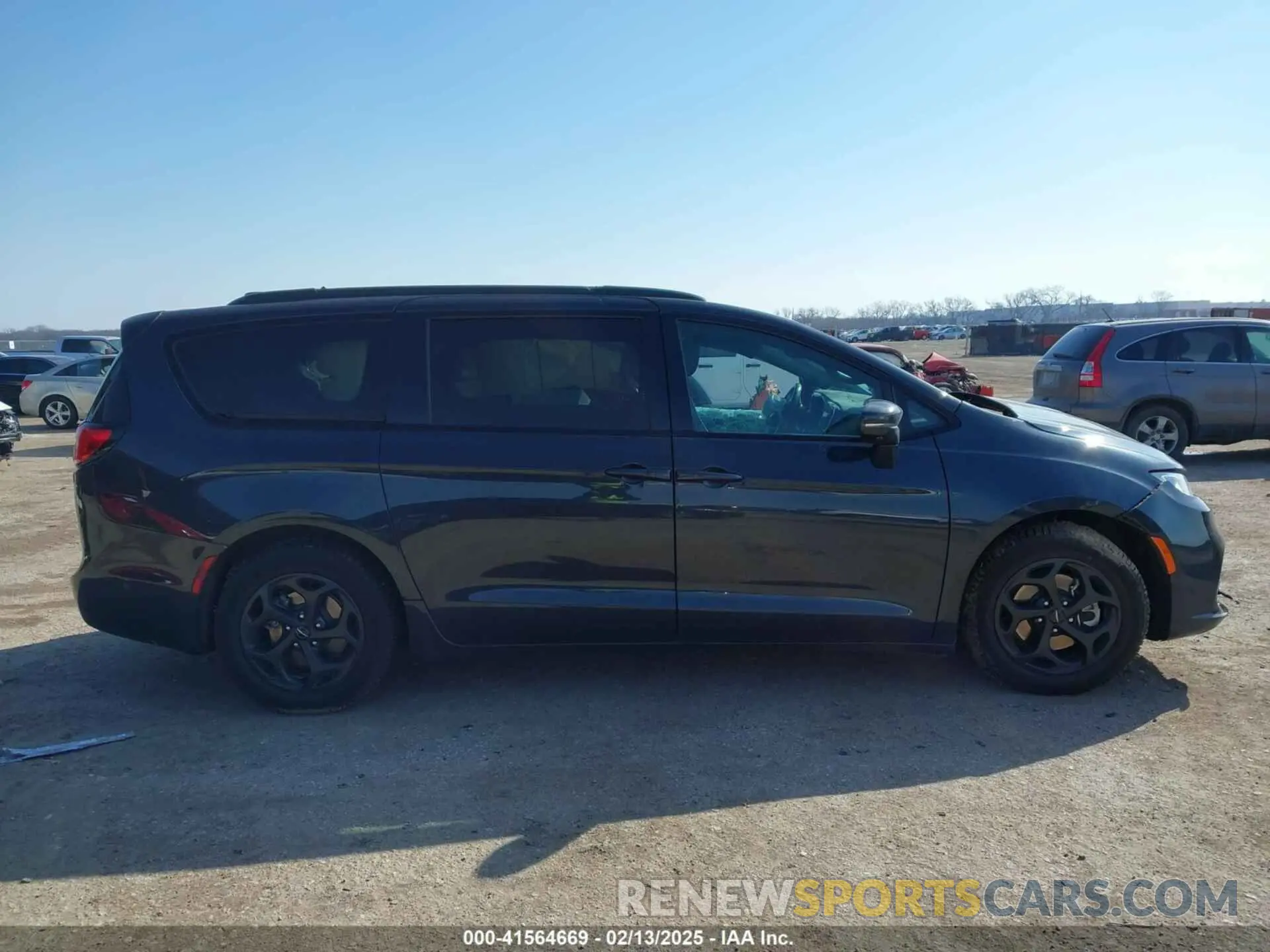 13 Photograph of a damaged car 2C4RC1S75MR541409 CHRYSLER PACIFICA HYBRID 2021