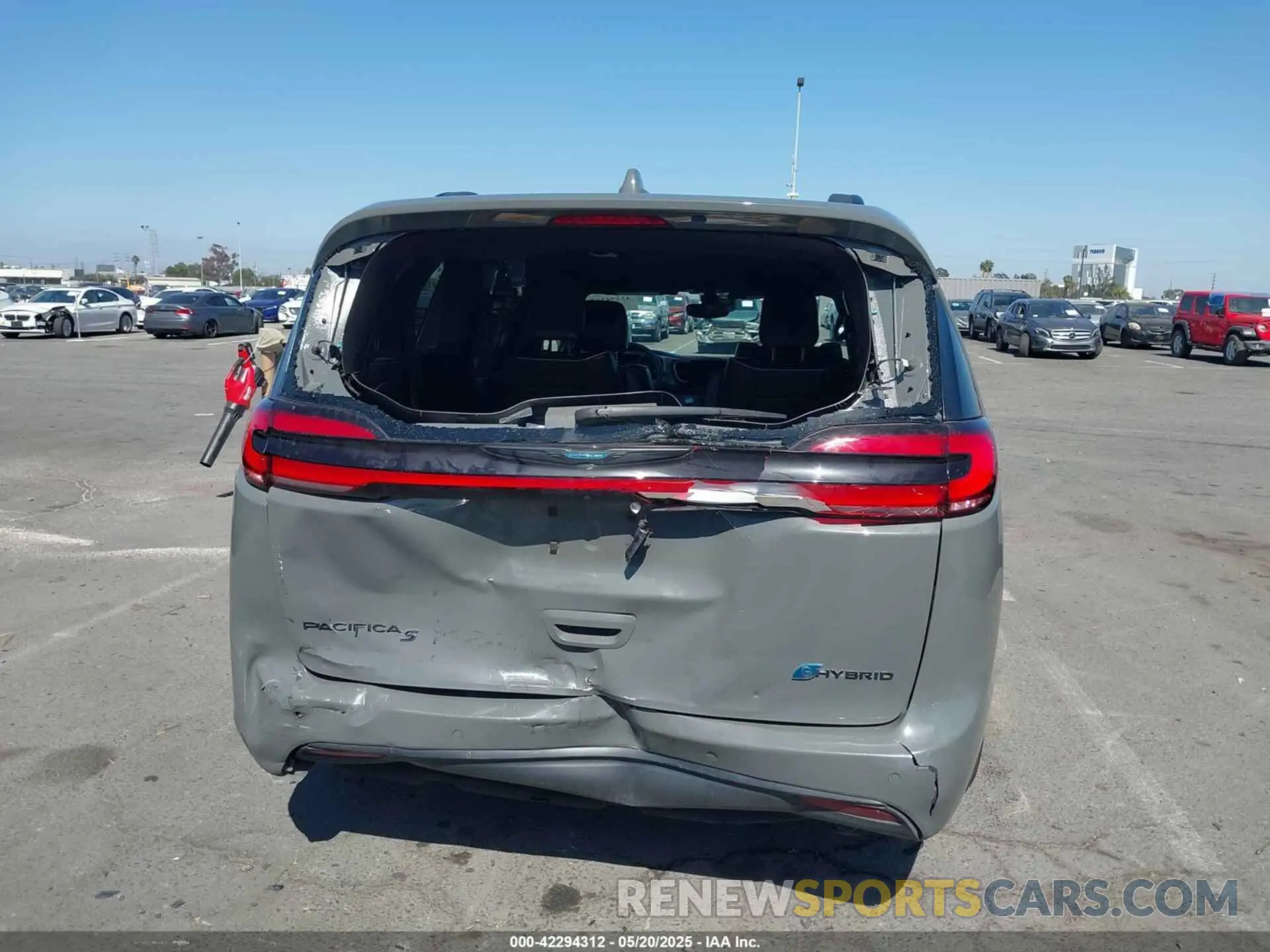 16 Photograph of a damaged car 2C4RC1S76MR544495 CHRYSLER PACIFICA HYBRID 2021