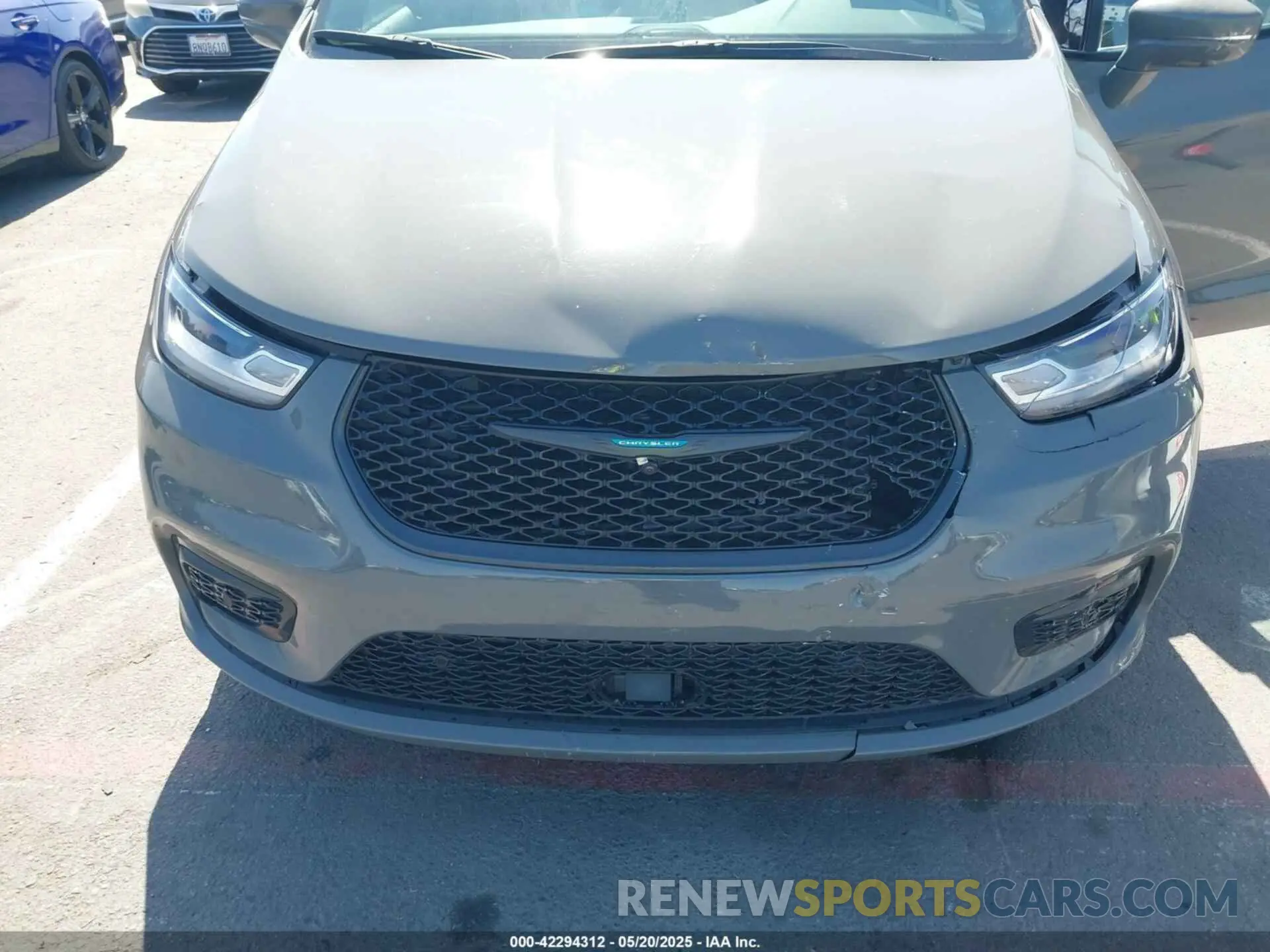 17 Photograph of a damaged car 2C4RC1S76MR544495 CHRYSLER PACIFICA HYBRID 2021