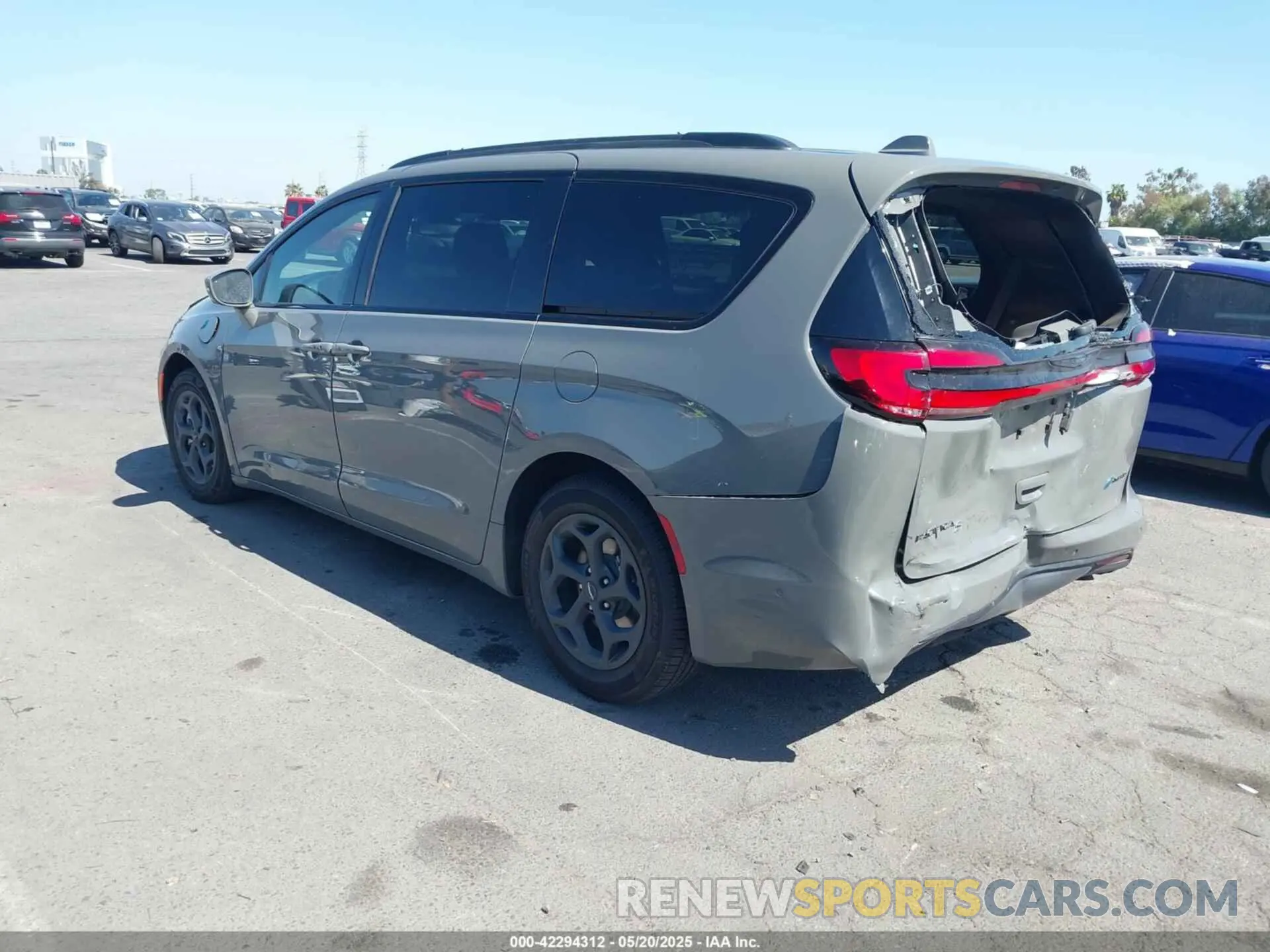 3 Photograph of a damaged car 2C4RC1S76MR544495 CHRYSLER PACIFICA HYBRID 2021