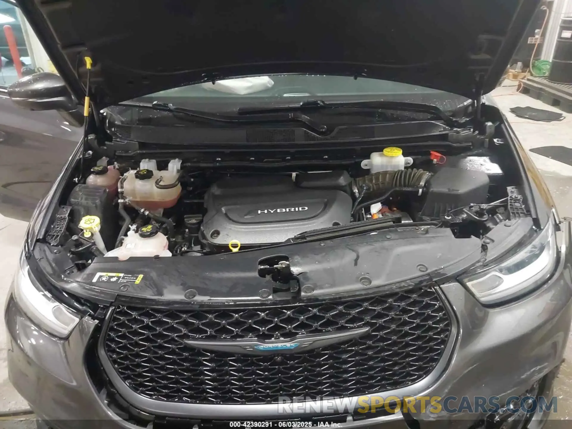 10 Photograph of a damaged car 2C4RC1S77MR517581 CHRYSLER PACIFICA HYBRID 2021