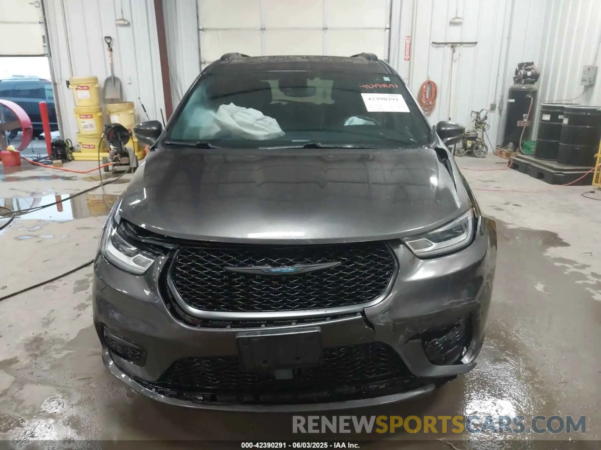 12 Photograph of a damaged car 2C4RC1S77MR517581 CHRYSLER PACIFICA HYBRID 2021