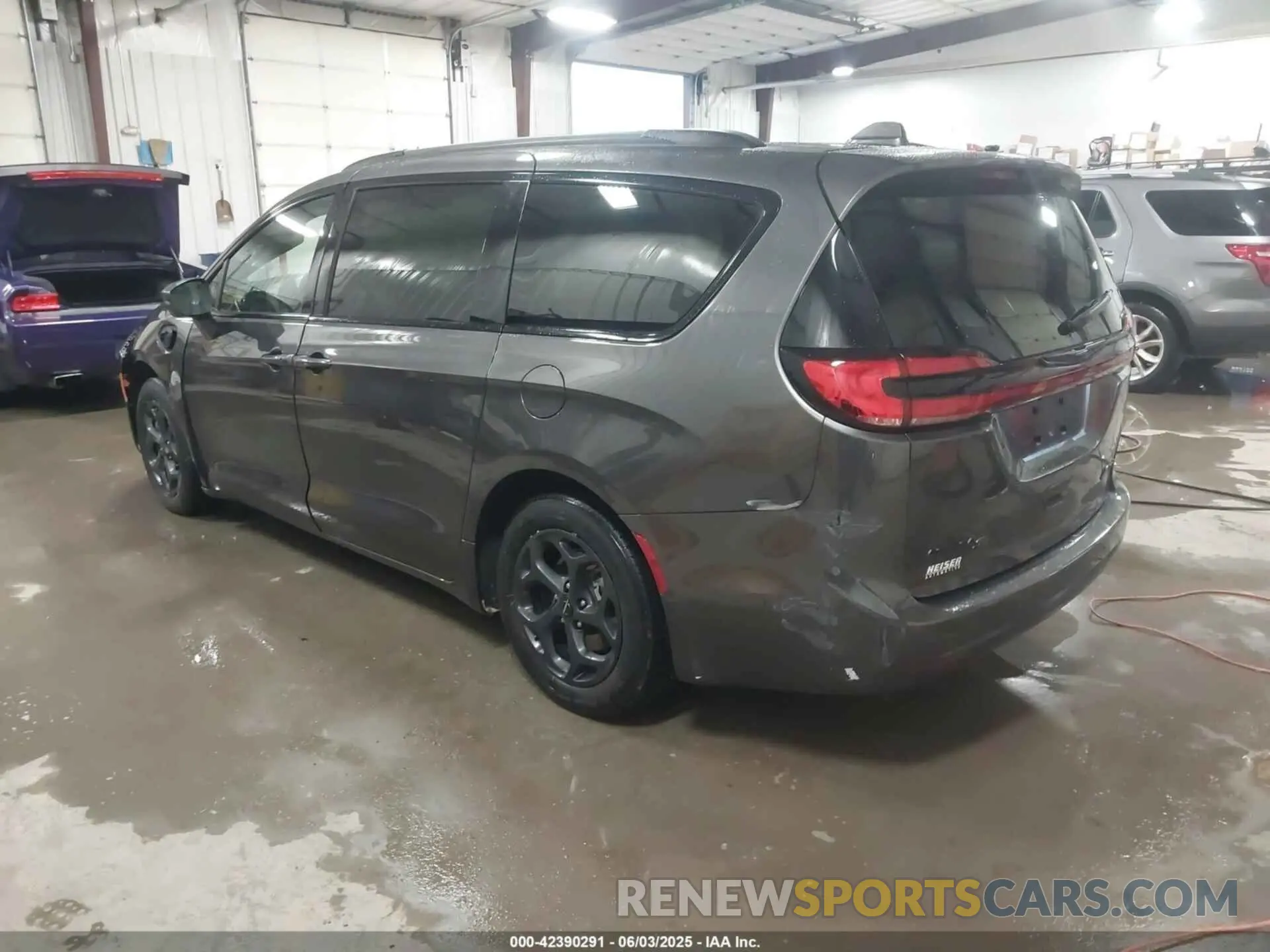 3 Photograph of a damaged car 2C4RC1S77MR517581 CHRYSLER PACIFICA HYBRID 2021