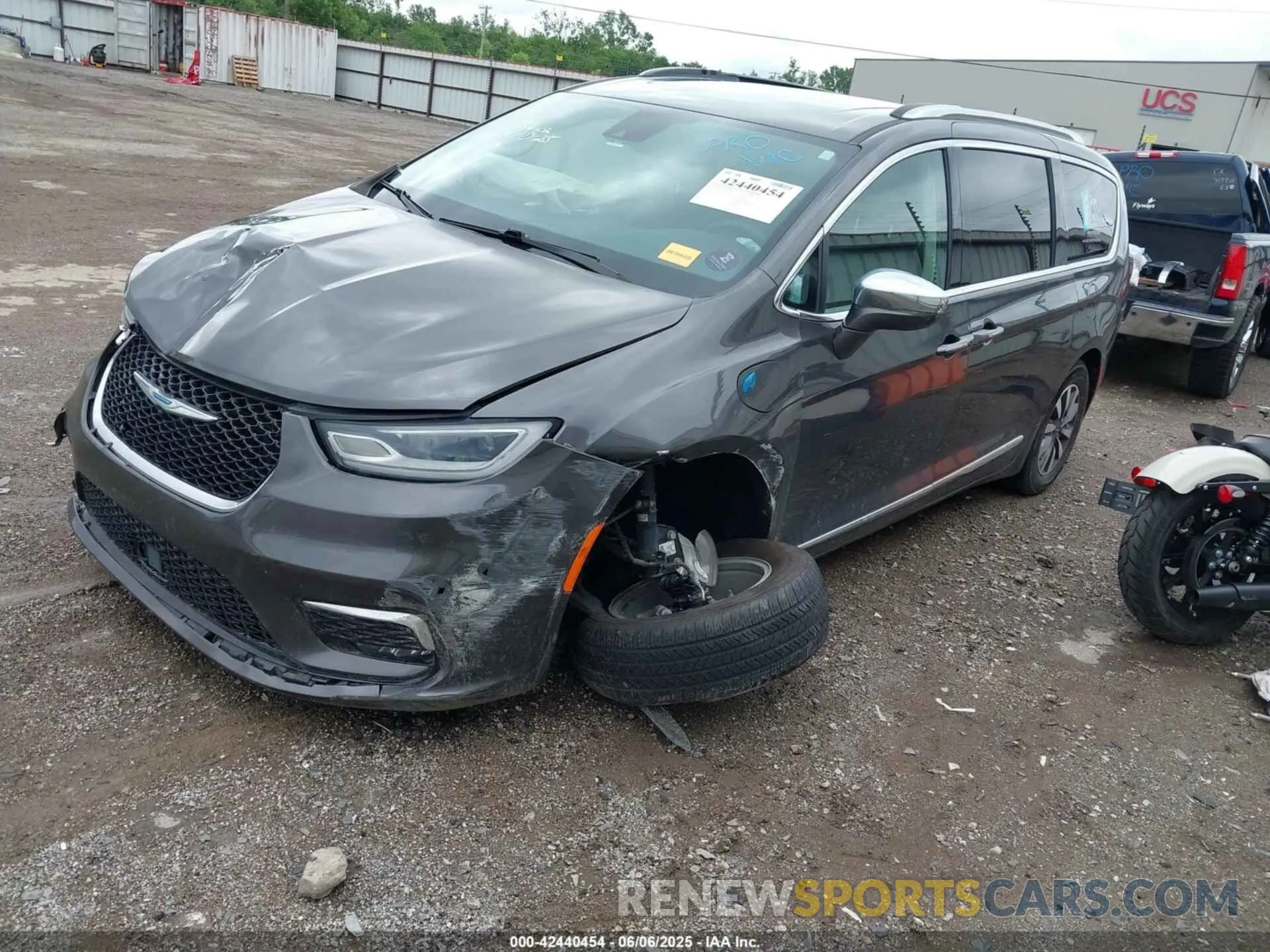 2 Photograph of a damaged car 2C4RC1S7XMR536528 CHRYSLER PACIFICA HYBRID 2021