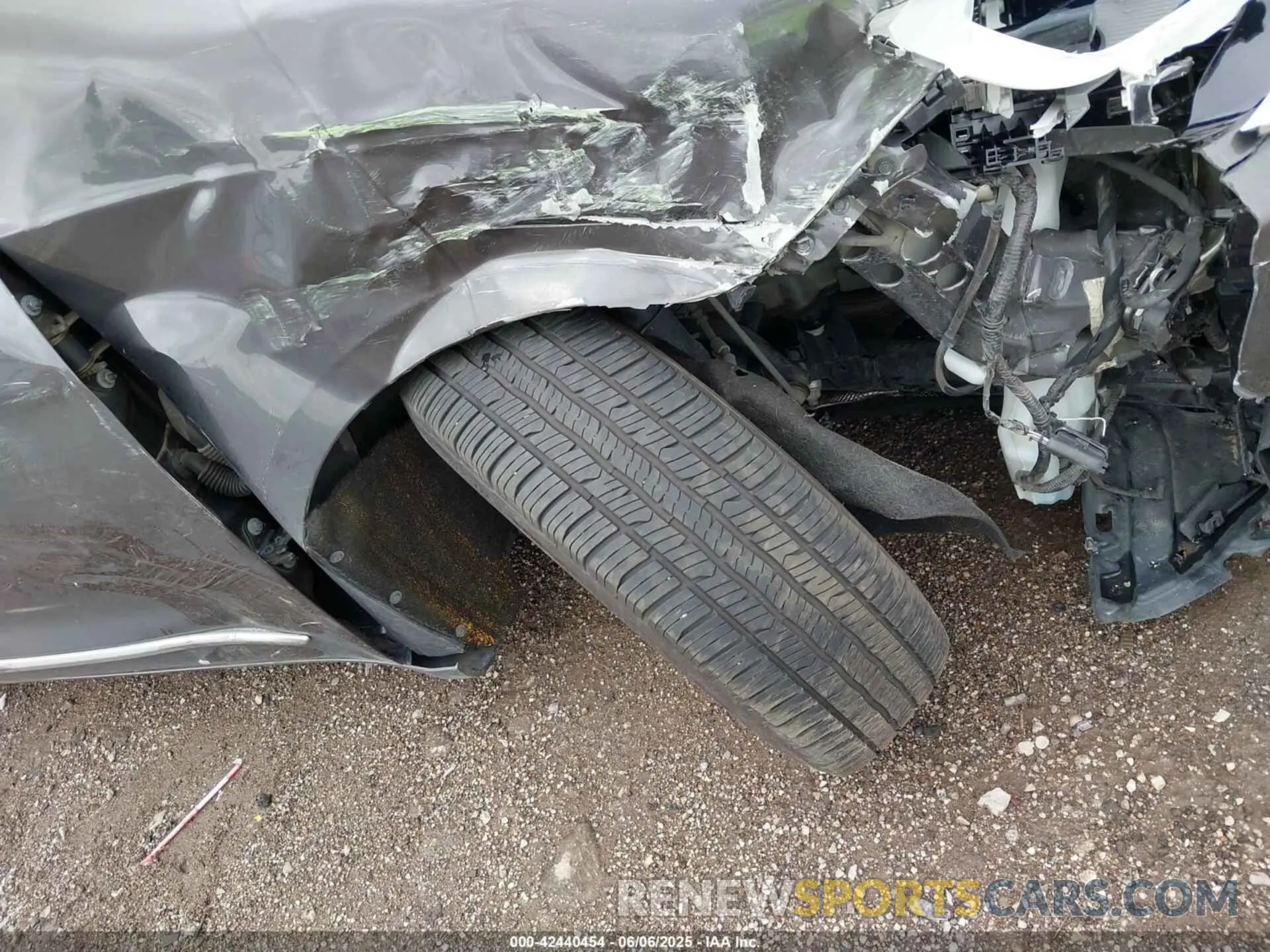 6 Photograph of a damaged car 2C4RC1S7XMR536528 CHRYSLER PACIFICA HYBRID 2021