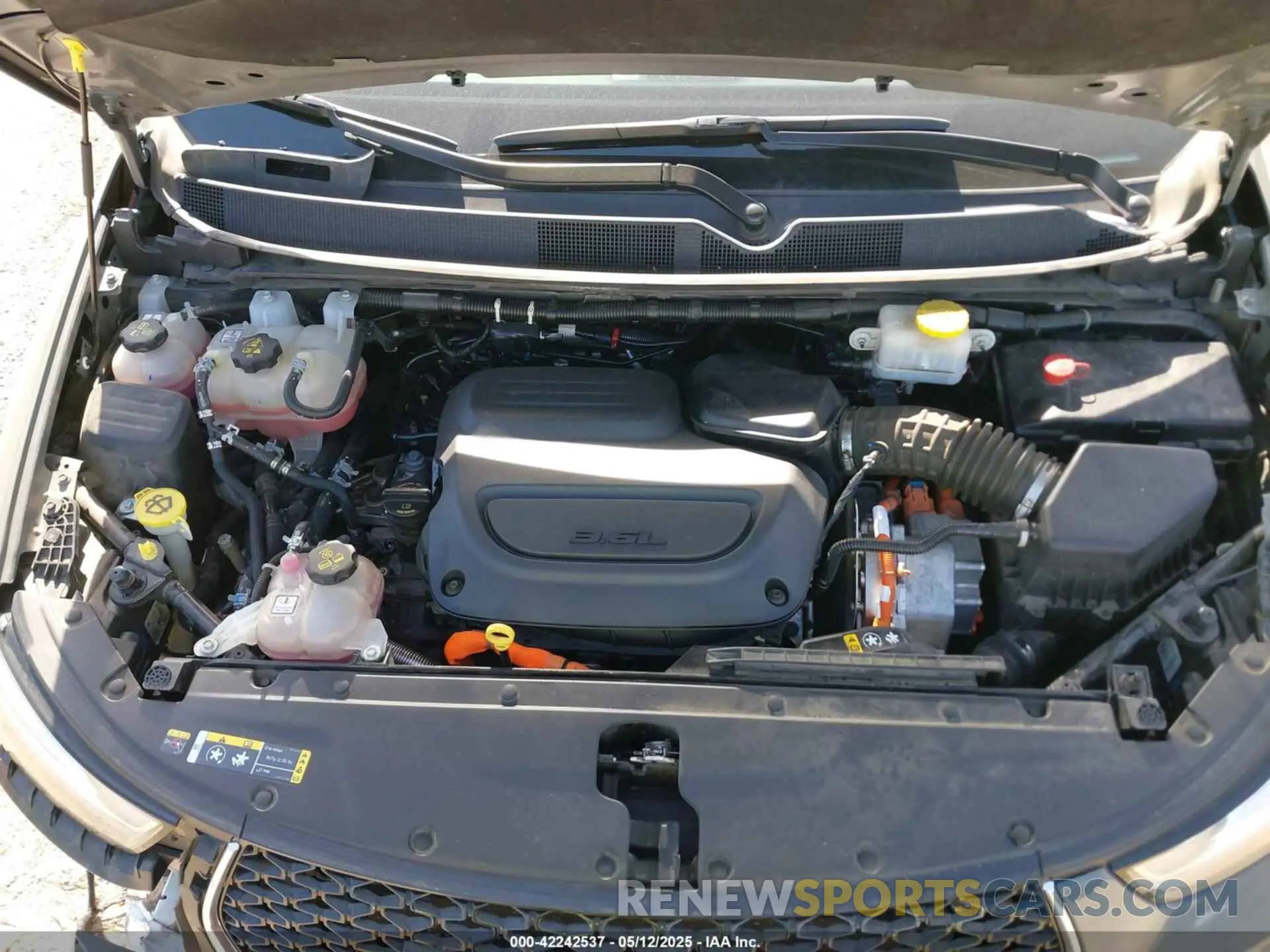 10 Photograph of a damaged car 2C4RC1L70NR161264 CHRYSLER PACIFICA HYBRID 2022