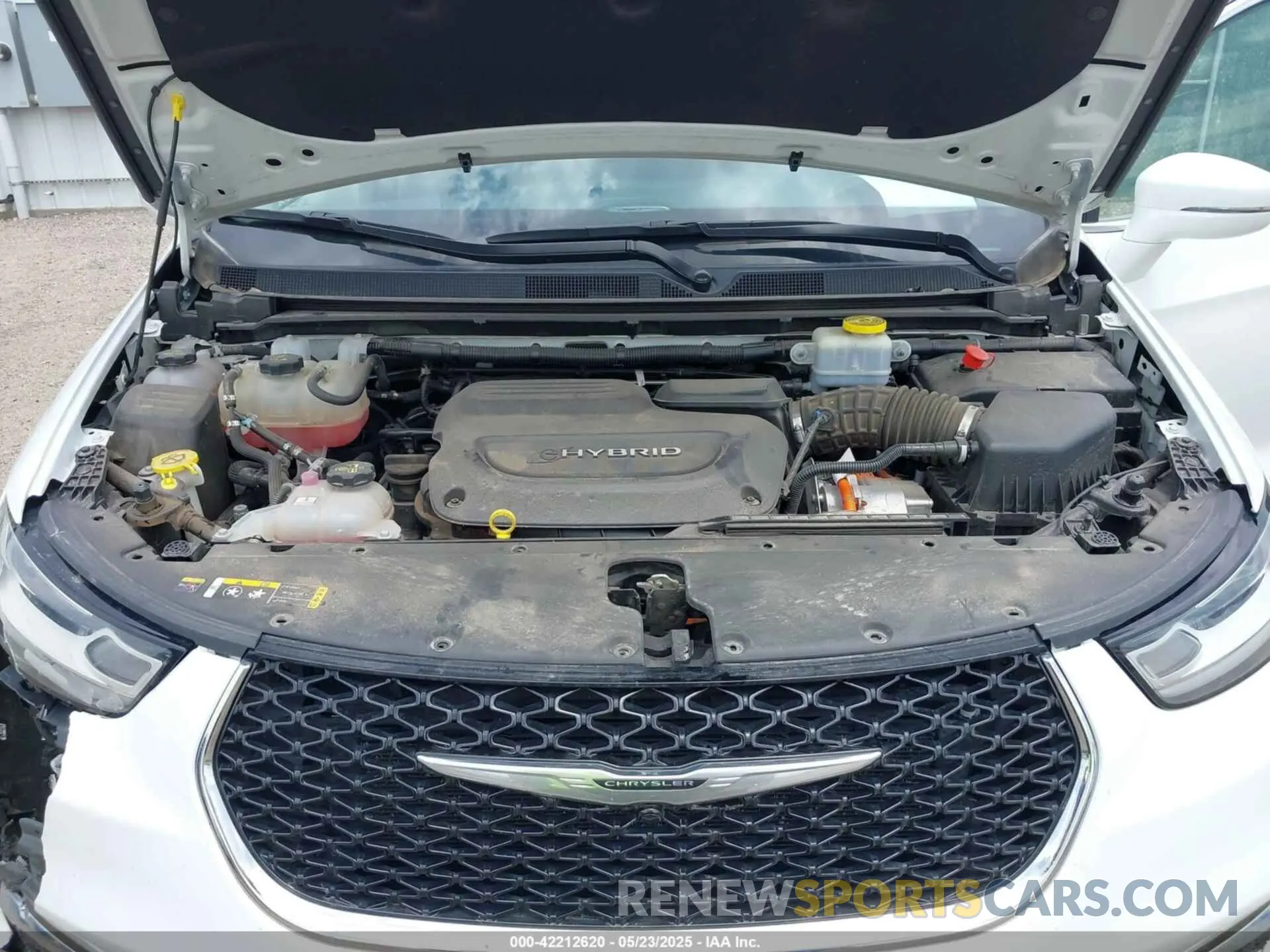 10 Photograph of a damaged car 2C4RC1L71NR164223 CHRYSLER PACIFICA HYBRID 2022