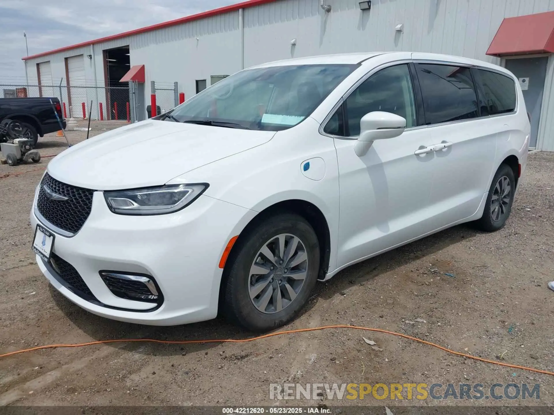 2 Photograph of a damaged car 2C4RC1L71NR164223 CHRYSLER PACIFICA HYBRID 2022