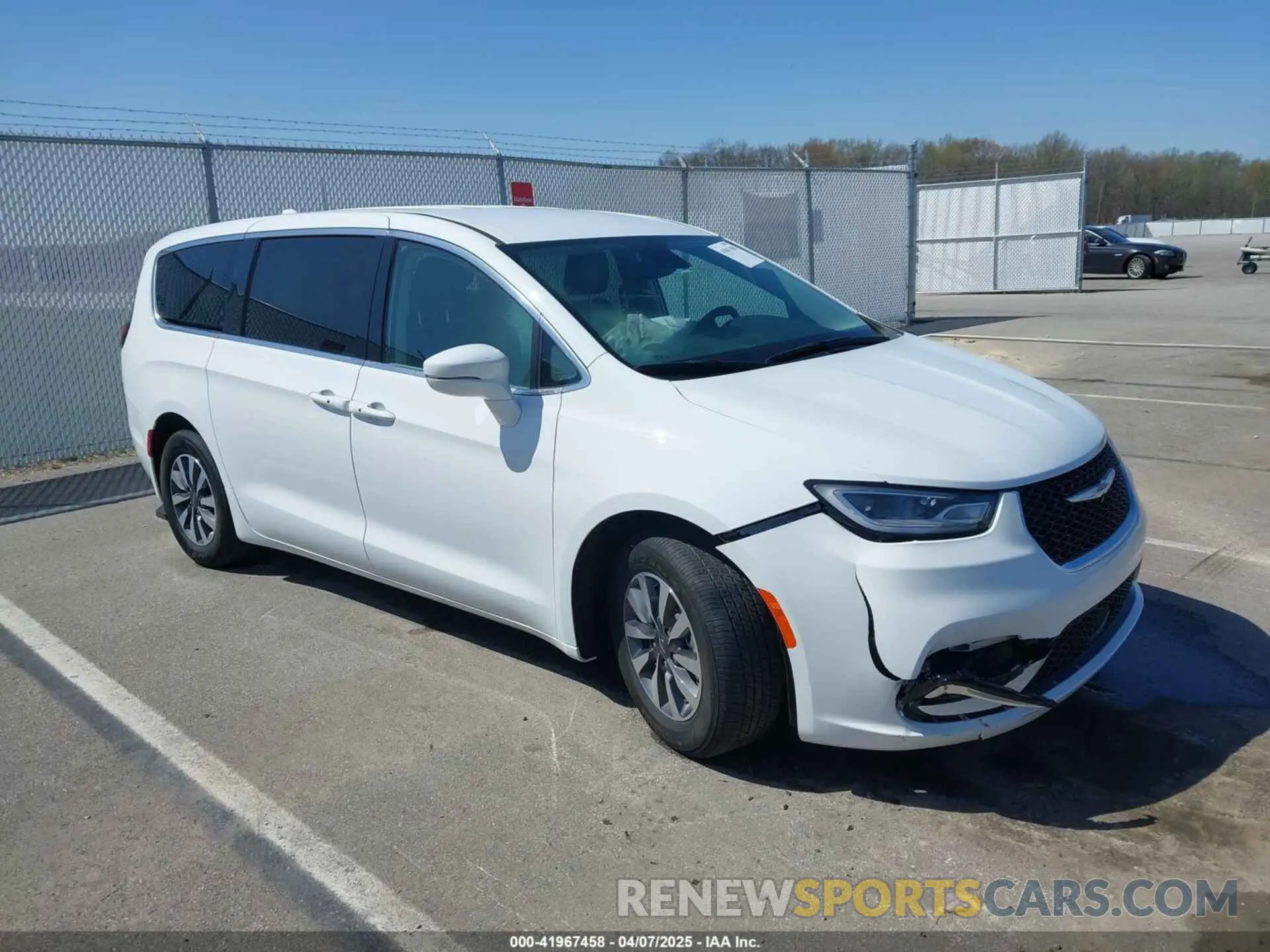 1 Photograph of a damaged car 2C4RC1L72NR220895 CHRYSLER PACIFICA HYBRID 2022