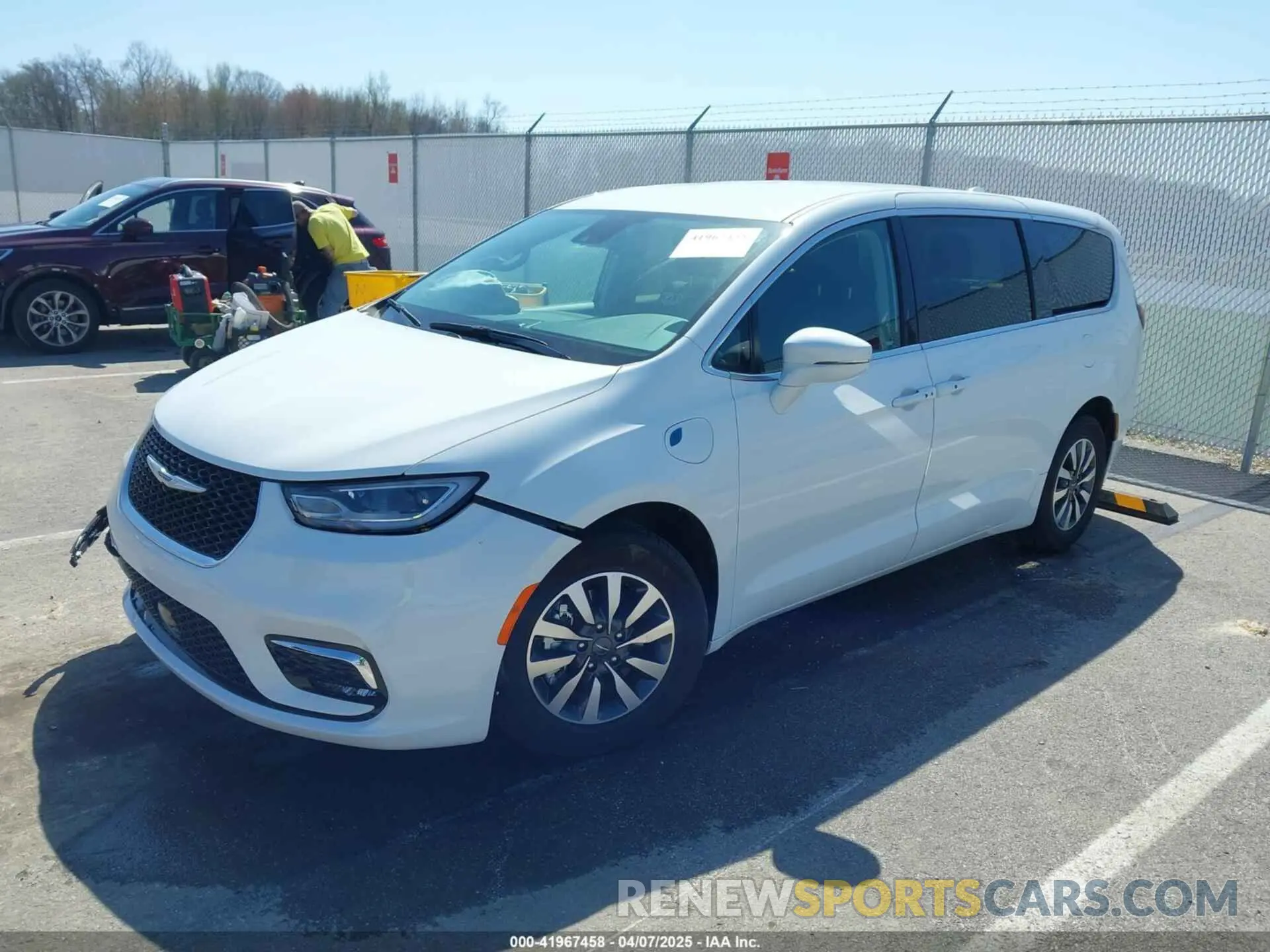 2 Photograph of a damaged car 2C4RC1L72NR220895 CHRYSLER PACIFICA HYBRID 2022