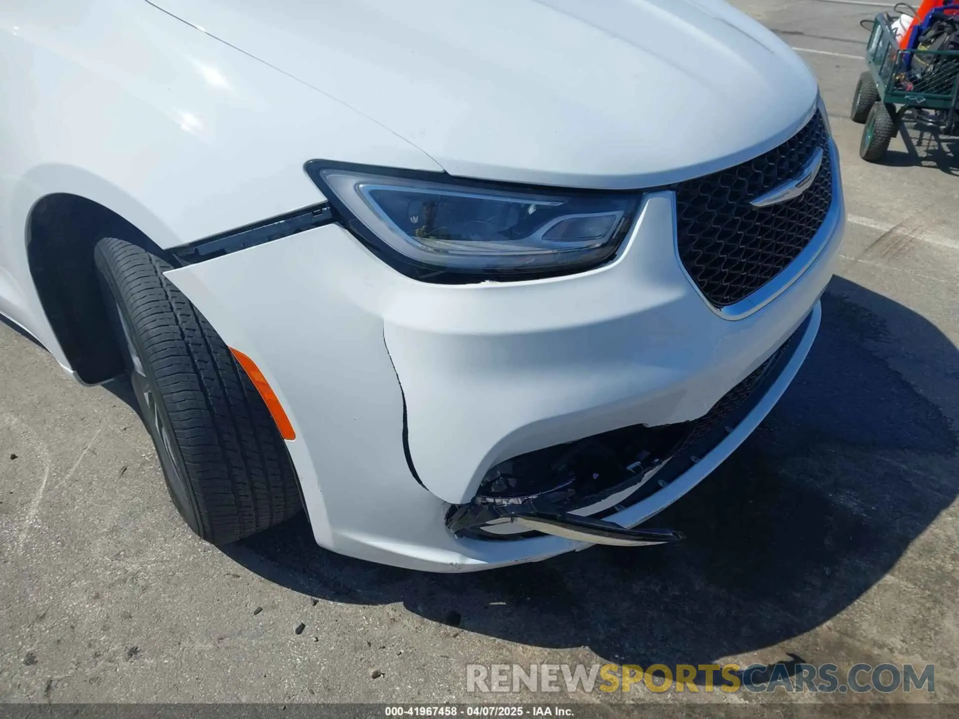 6 Photograph of a damaged car 2C4RC1L72NR220895 CHRYSLER PACIFICA HYBRID 2022