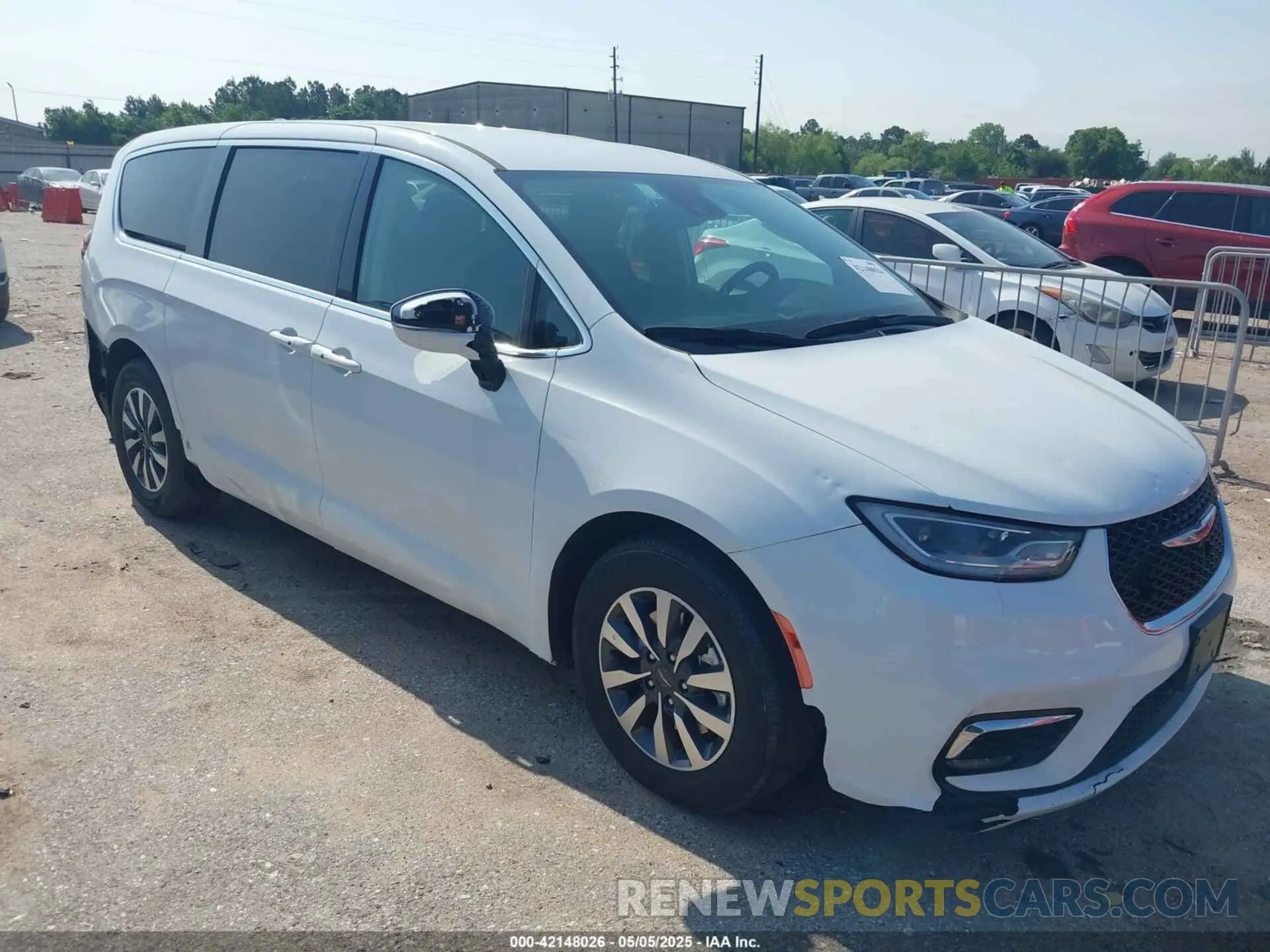 1 Photograph of a damaged car 2C4RC1L73NR173849 CHRYSLER PACIFICA HYBRID 2022