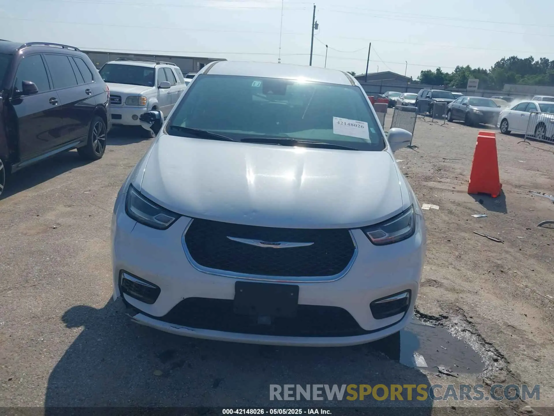 13 Photograph of a damaged car 2C4RC1L73NR173849 CHRYSLER PACIFICA HYBRID 2022