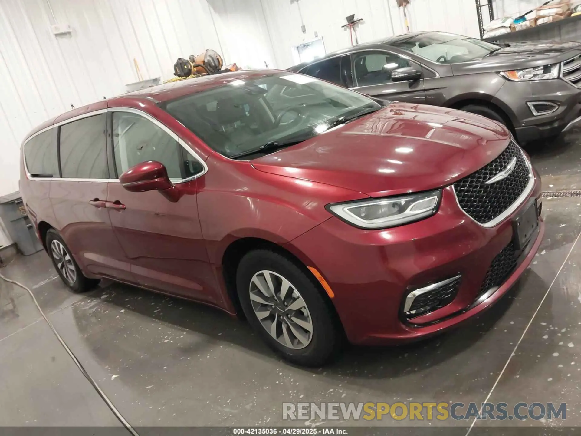 1 Photograph of a damaged car 2C4RC1L75NR161003 CHRYSLER PACIFICA HYBRID 2022