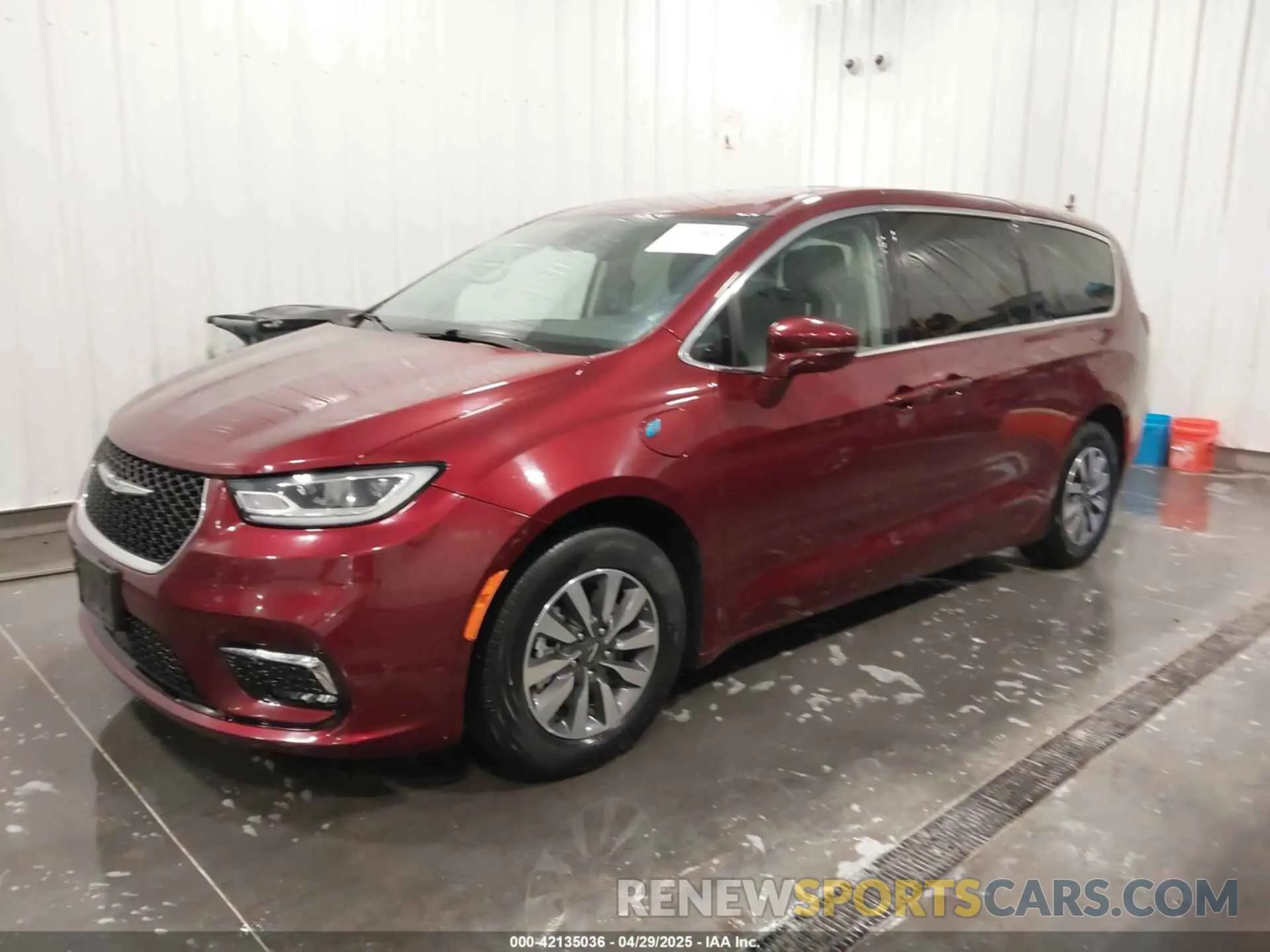 2 Photograph of a damaged car 2C4RC1L75NR161003 CHRYSLER PACIFICA HYBRID 2022