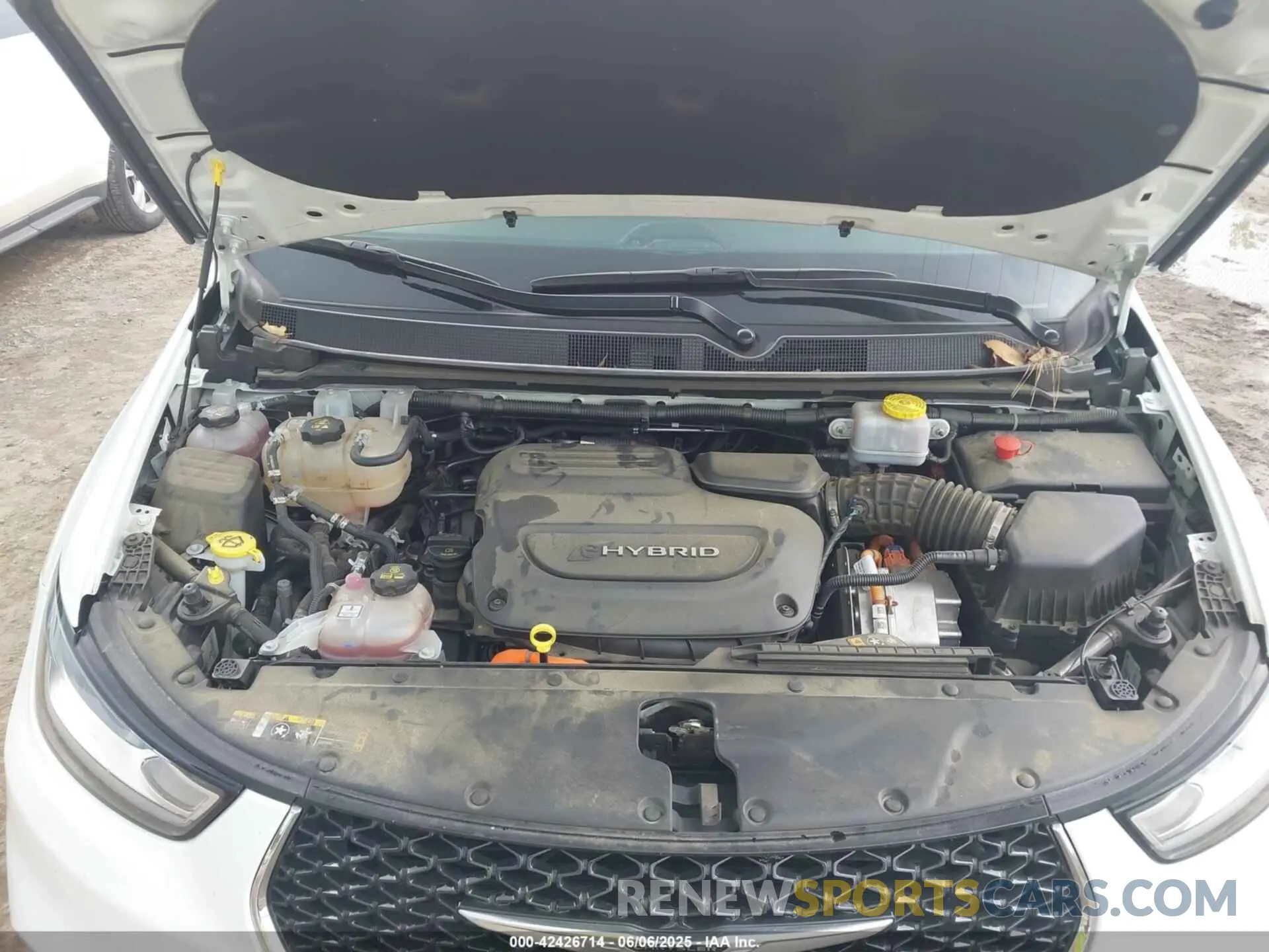 10 Photograph of a damaged car 2C4RC1L79NR155964 CHRYSLER PACIFICA HYBRID 2022