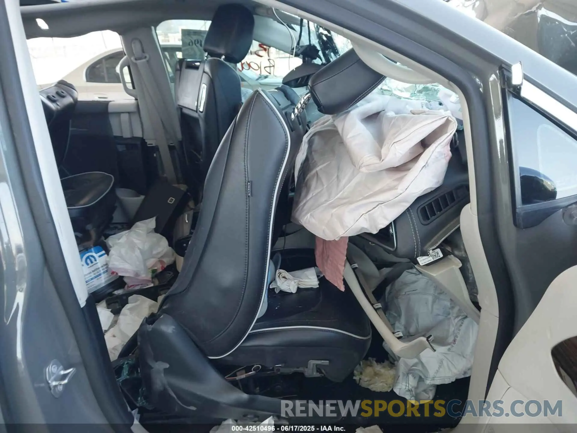 5 Photograph of a damaged car 2C4RC1S70NR180141 CHRYSLER PACIFICA HYBRID 2022