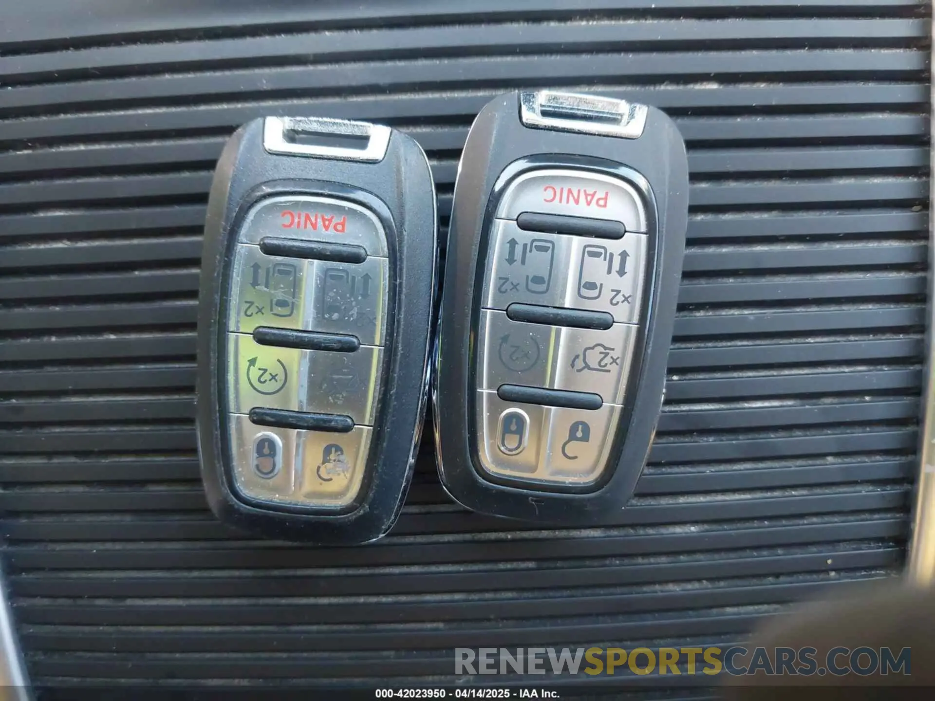 11 Photograph of a damaged car 2C4RC1S71NR144992 CHRYSLER PACIFICA HYBRID 2022