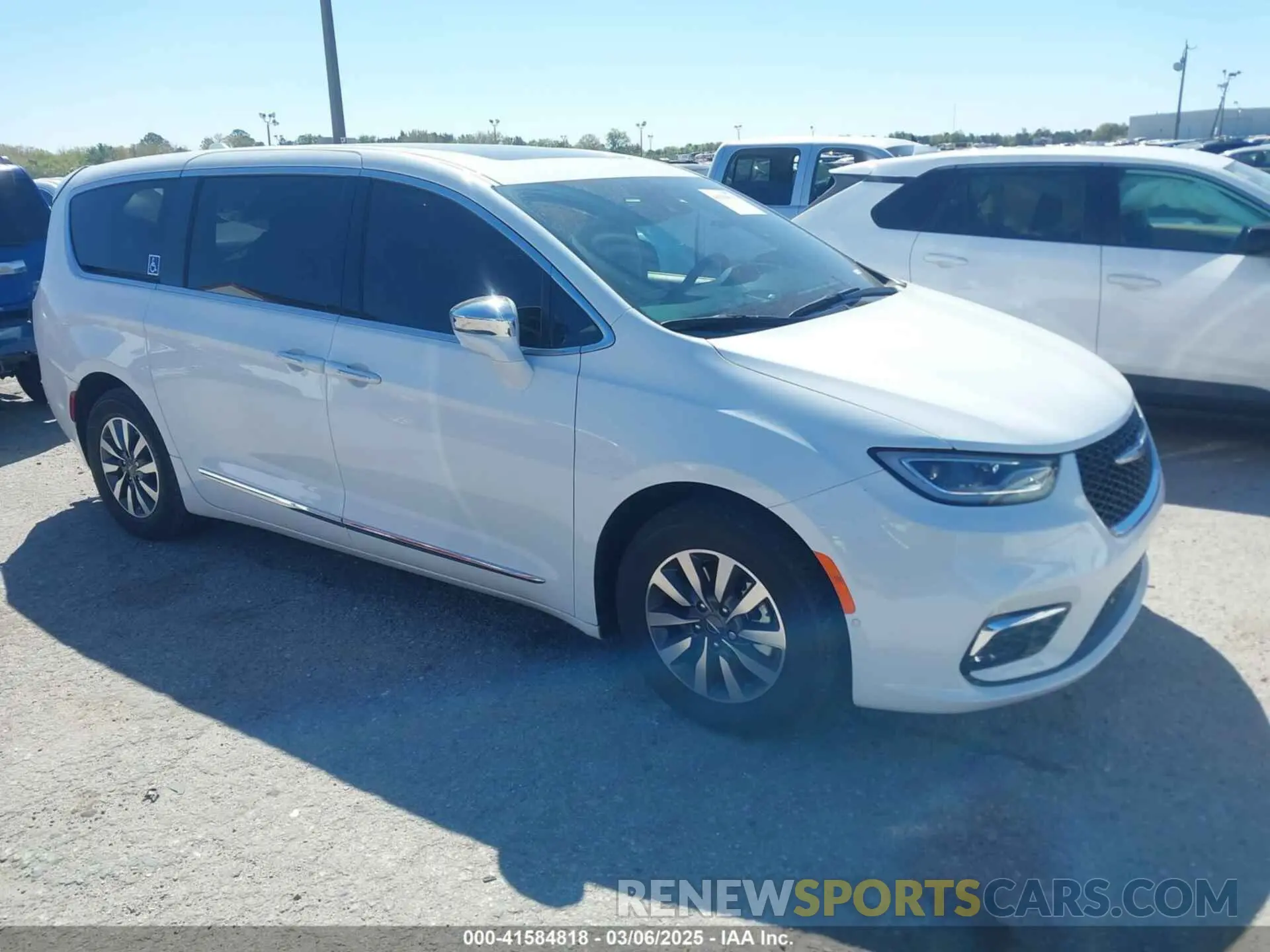 1 Photograph of a damaged car 2C4RC1S74NR112960 CHRYSLER PACIFICA HYBRID 2022