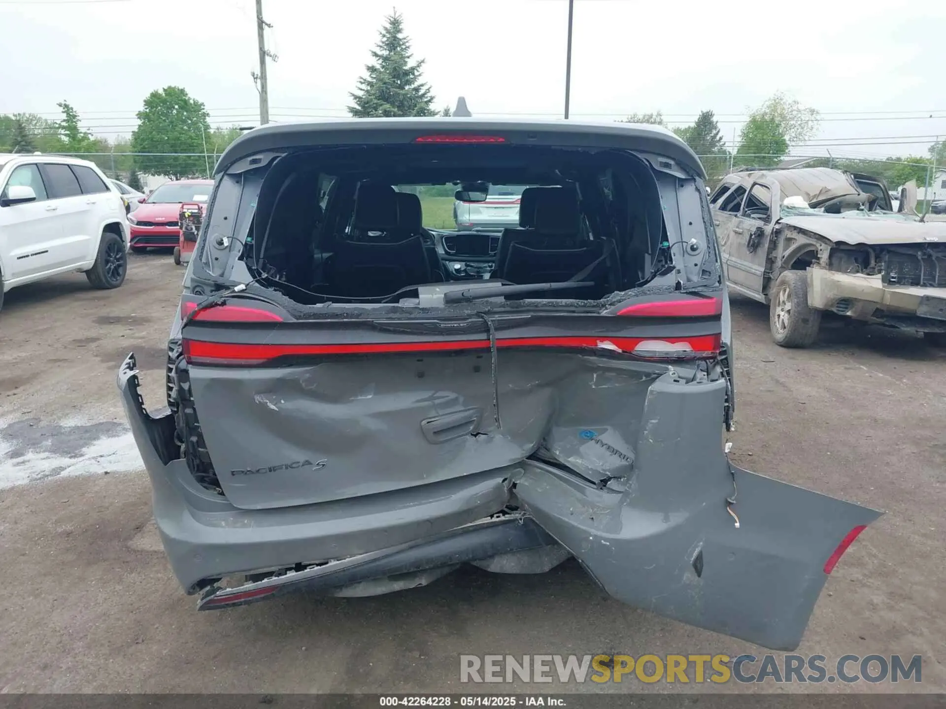 16 Photograph of a damaged car 2C4RC1S74NR212475 CHRYSLER PACIFICA HYBRID 2022
