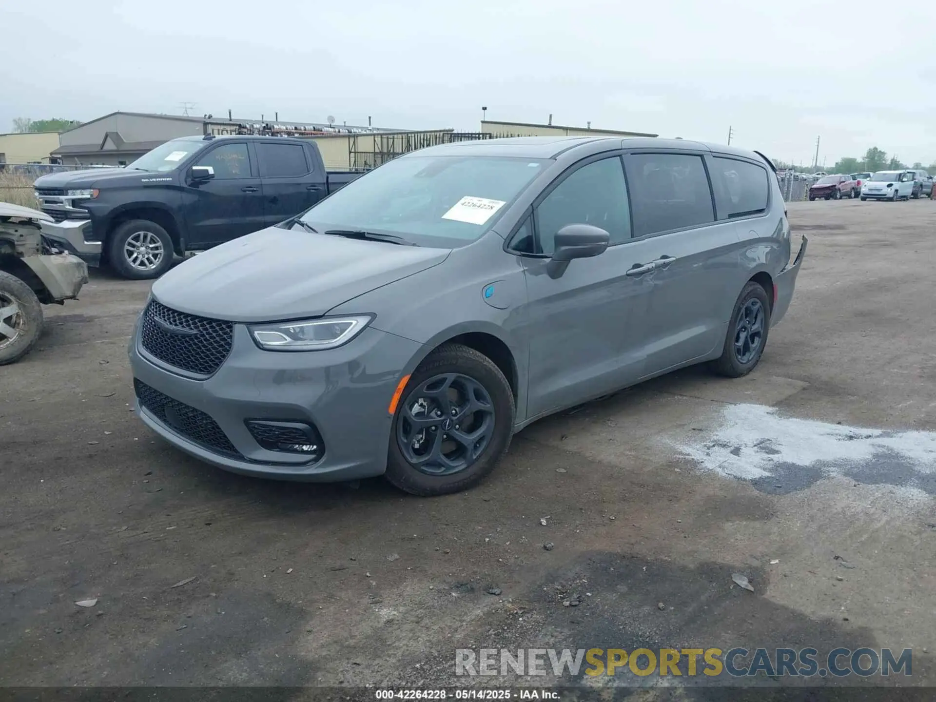 2 Photograph of a damaged car 2C4RC1S74NR212475 CHRYSLER PACIFICA HYBRID 2022