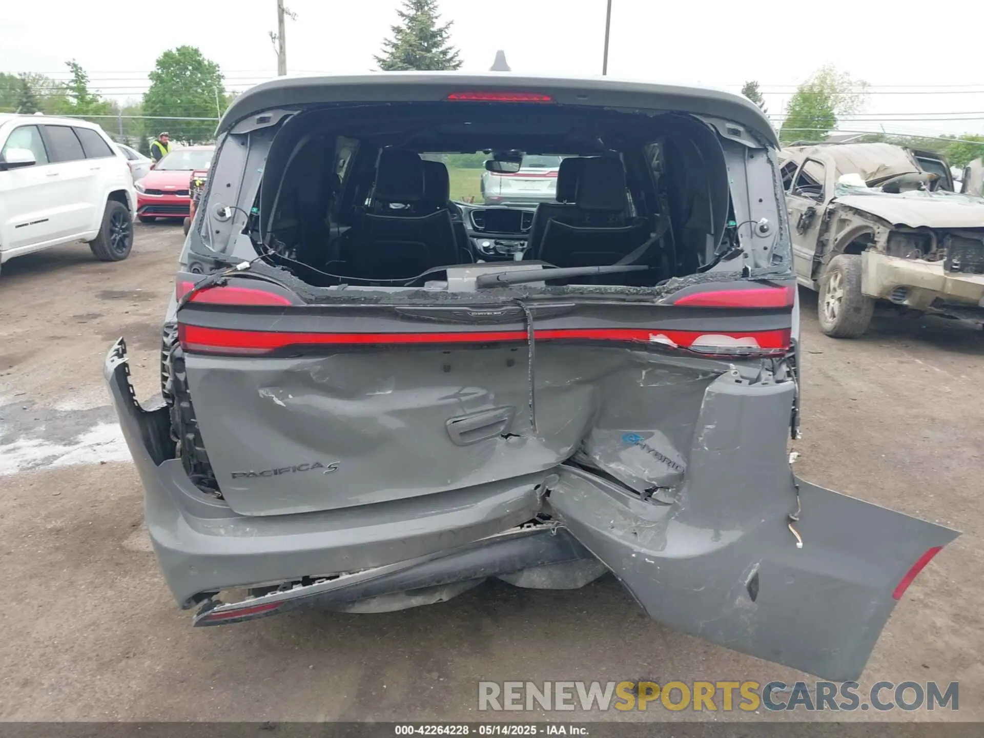 6 Photograph of a damaged car 2C4RC1S74NR212475 CHRYSLER PACIFICA HYBRID 2022