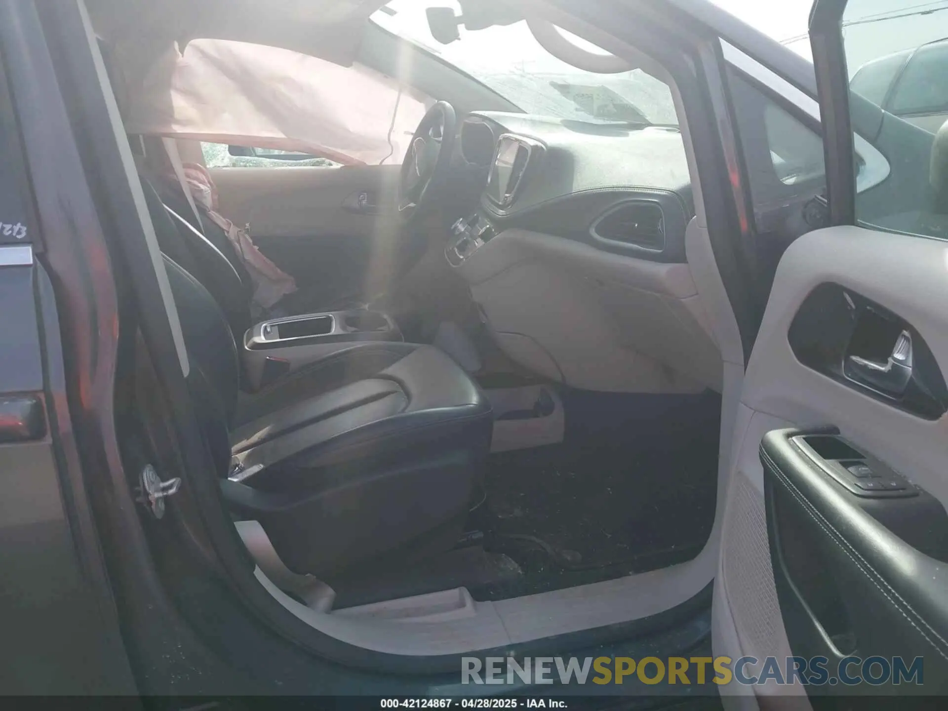 5 Photograph of a damaged car 2C4RC1L73PR598923 CHRYSLER PACIFICA HYBRID 2023