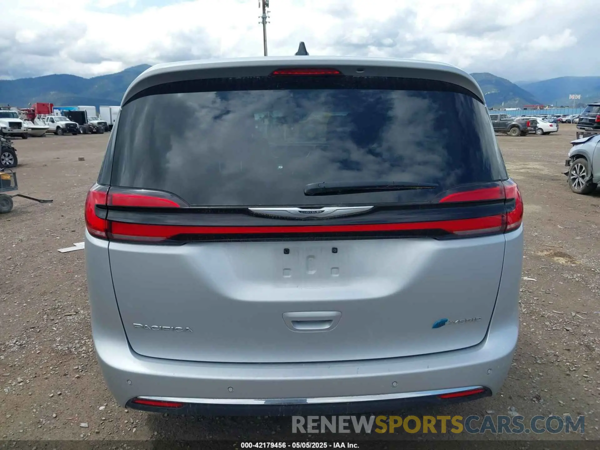 16 Photograph of a damaged car 2C4RC1L73PR626350 CHRYSLER PACIFICA HYBRID 2023