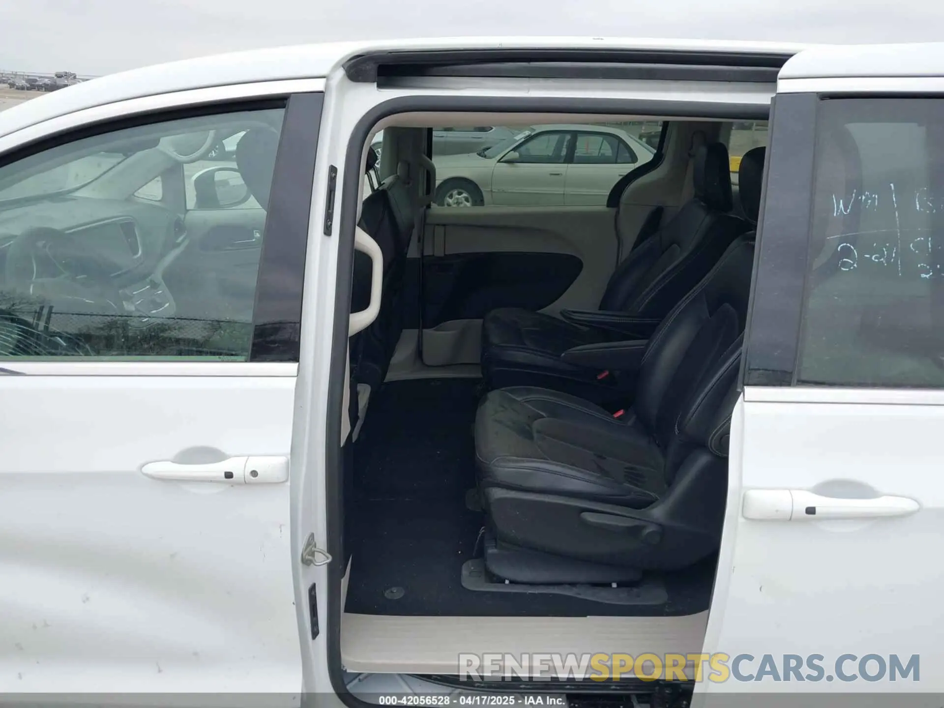 8 Photograph of a damaged car 2C4RC1L74PR540870 CHRYSLER PACIFICA HYBRID 2023