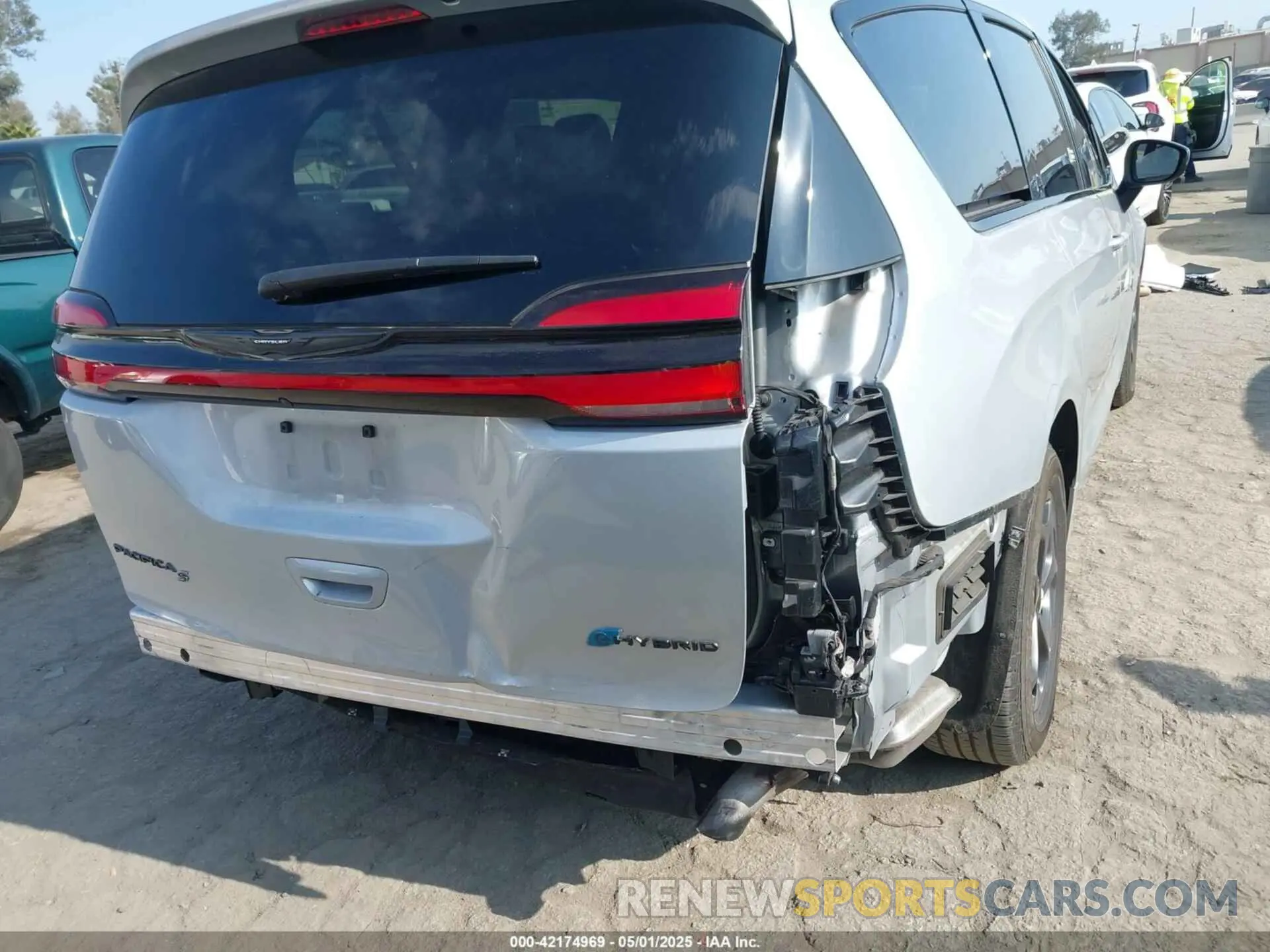 6 Photograph of a damaged car 2C4RC1L74PR593522 CHRYSLER PACIFICA HYBRID 2023