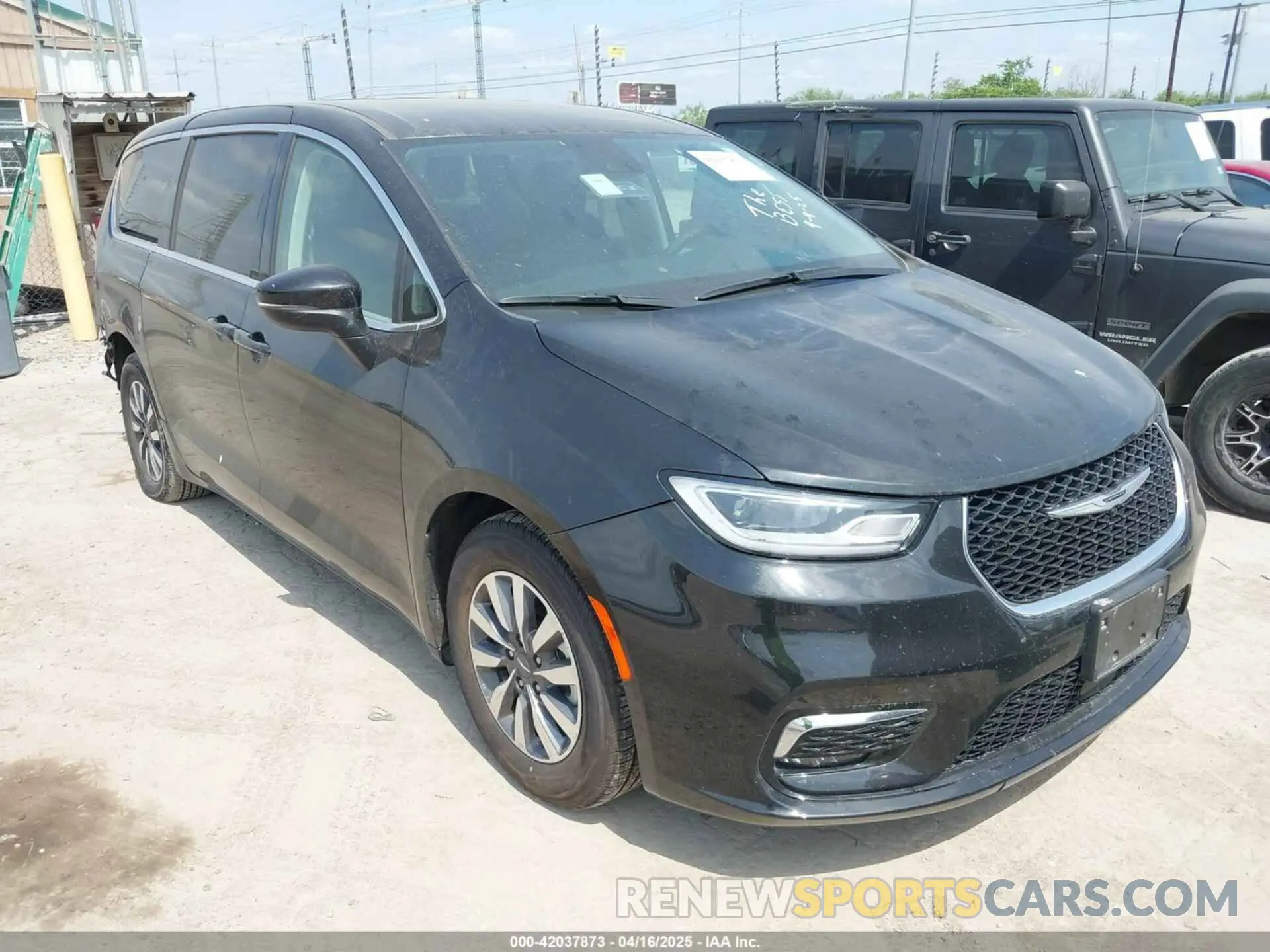 1 Photograph of a damaged car 2C4RC1L75PR592251 CHRYSLER PACIFICA HYBRID 2023