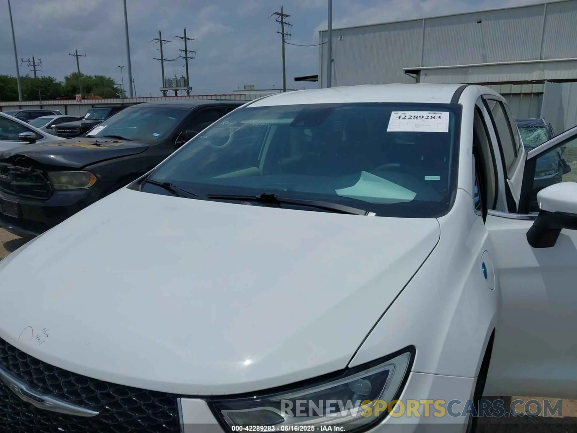 6 Photograph of a damaged car 2C4RC1L76PR618422 CHRYSLER PACIFICA HYBRID 2023