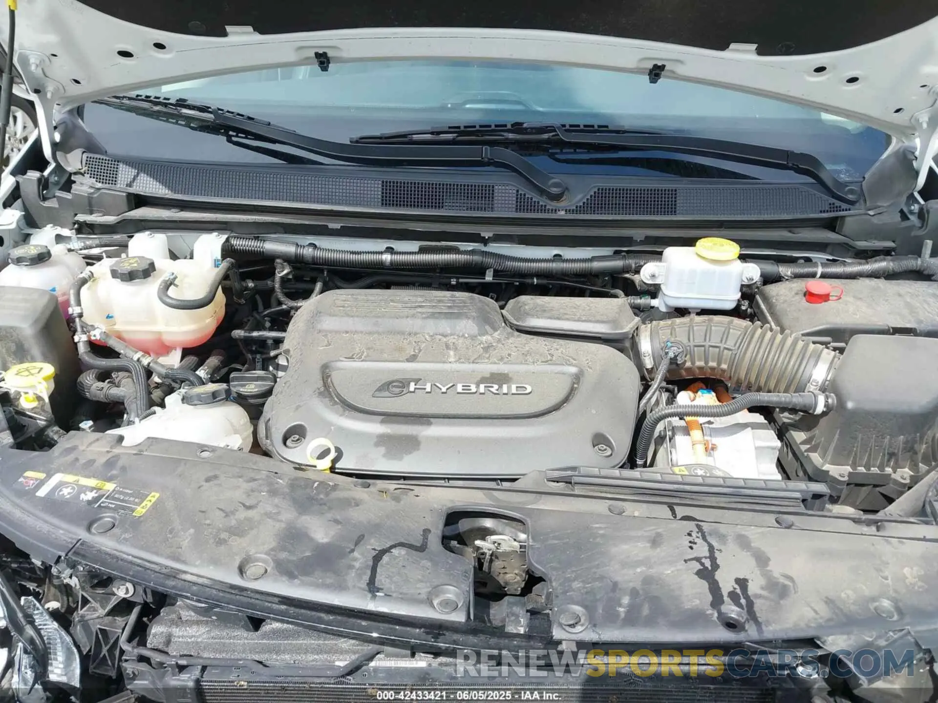10 Photograph of a damaged car 2C4RC1L77PR541513 CHRYSLER PACIFICA HYBRID 2023