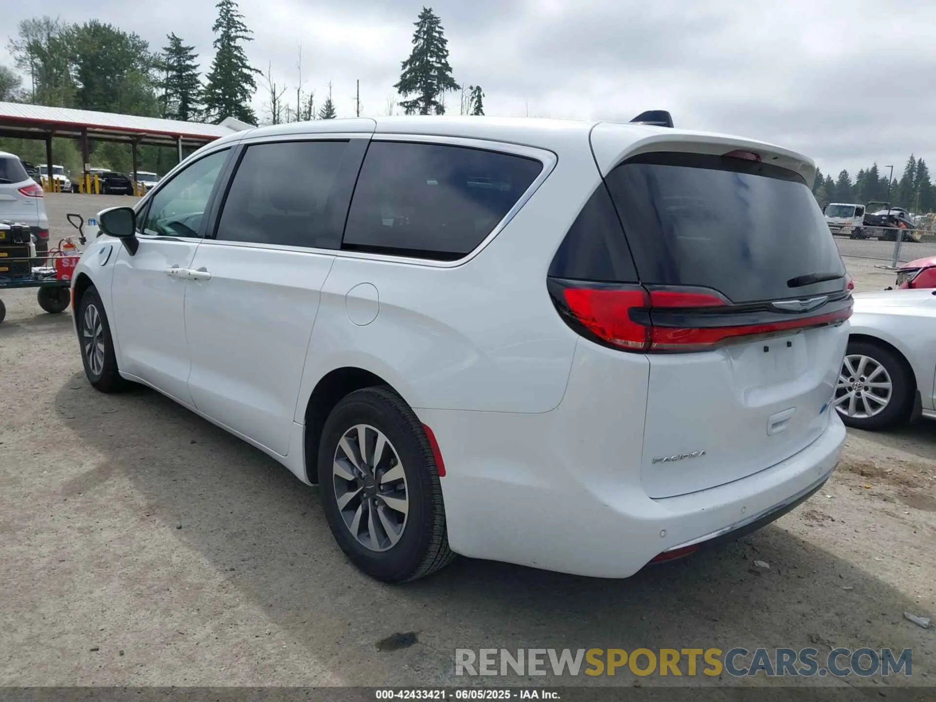 3 Photograph of a damaged car 2C4RC1L77PR541513 CHRYSLER PACIFICA HYBRID 2023