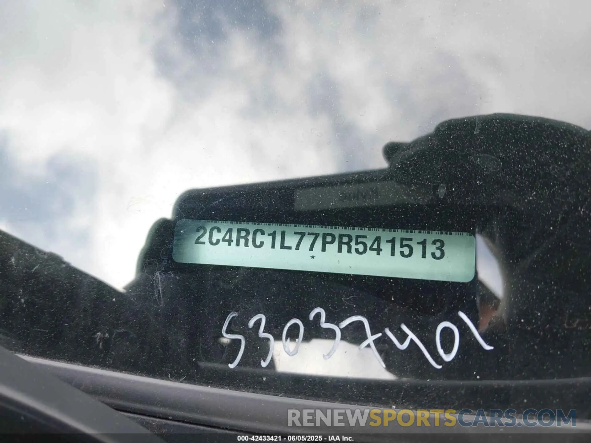9 Photograph of a damaged car 2C4RC1L77PR541513 CHRYSLER PACIFICA HYBRID 2023