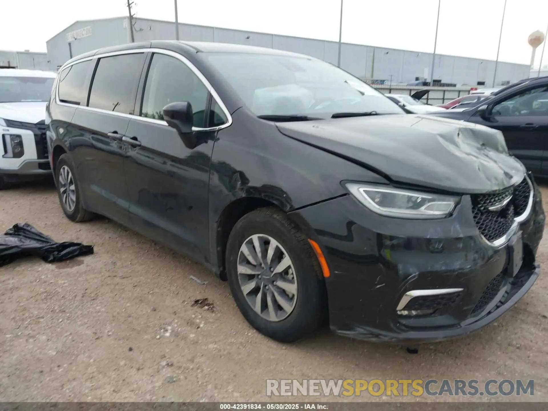 1 Photograph of a damaged car 2C4RC1L77PR631132 CHRYSLER PACIFICA HYBRID 2023