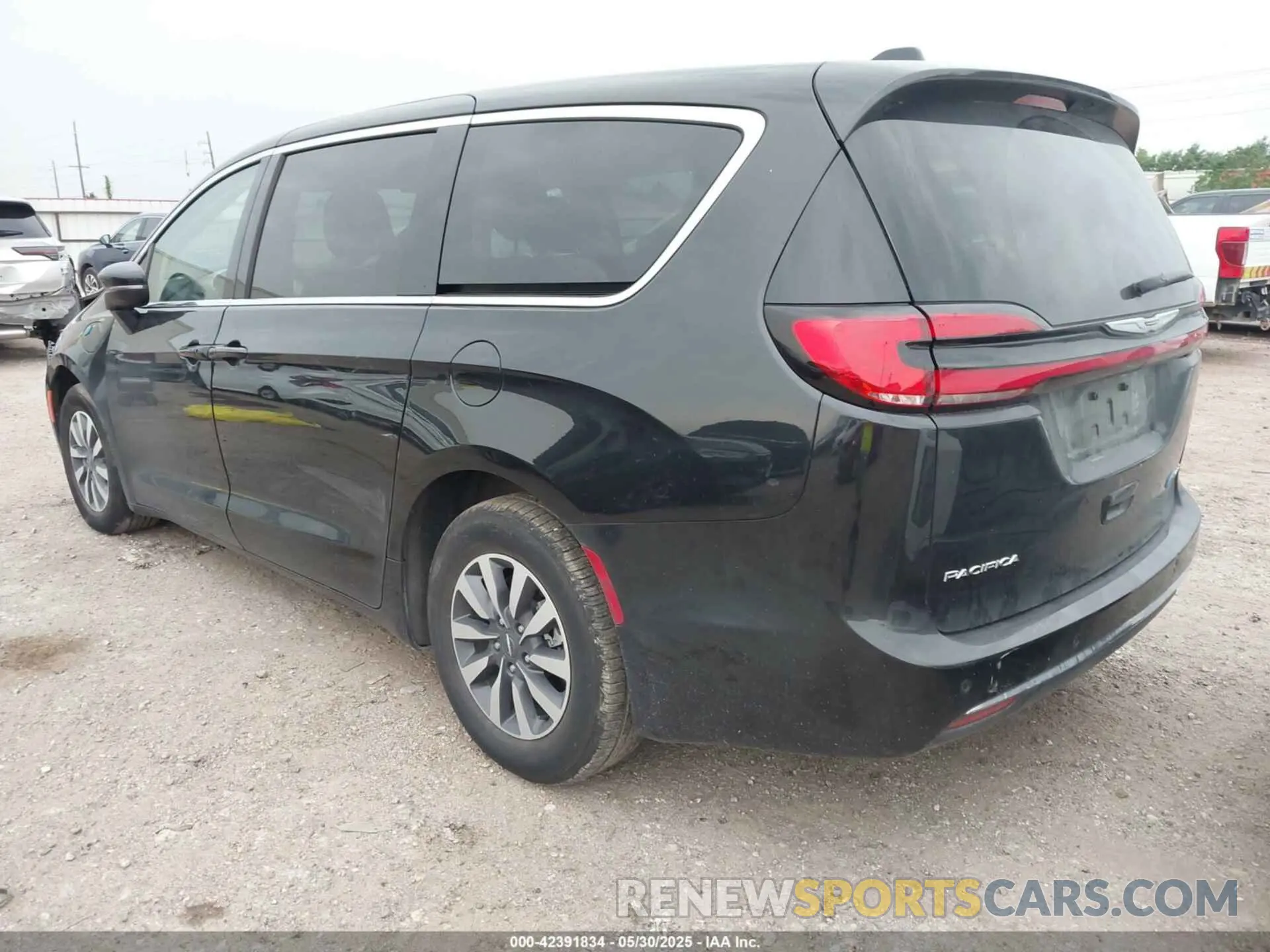 3 Photograph of a damaged car 2C4RC1L77PR631132 CHRYSLER PACIFICA HYBRID 2023