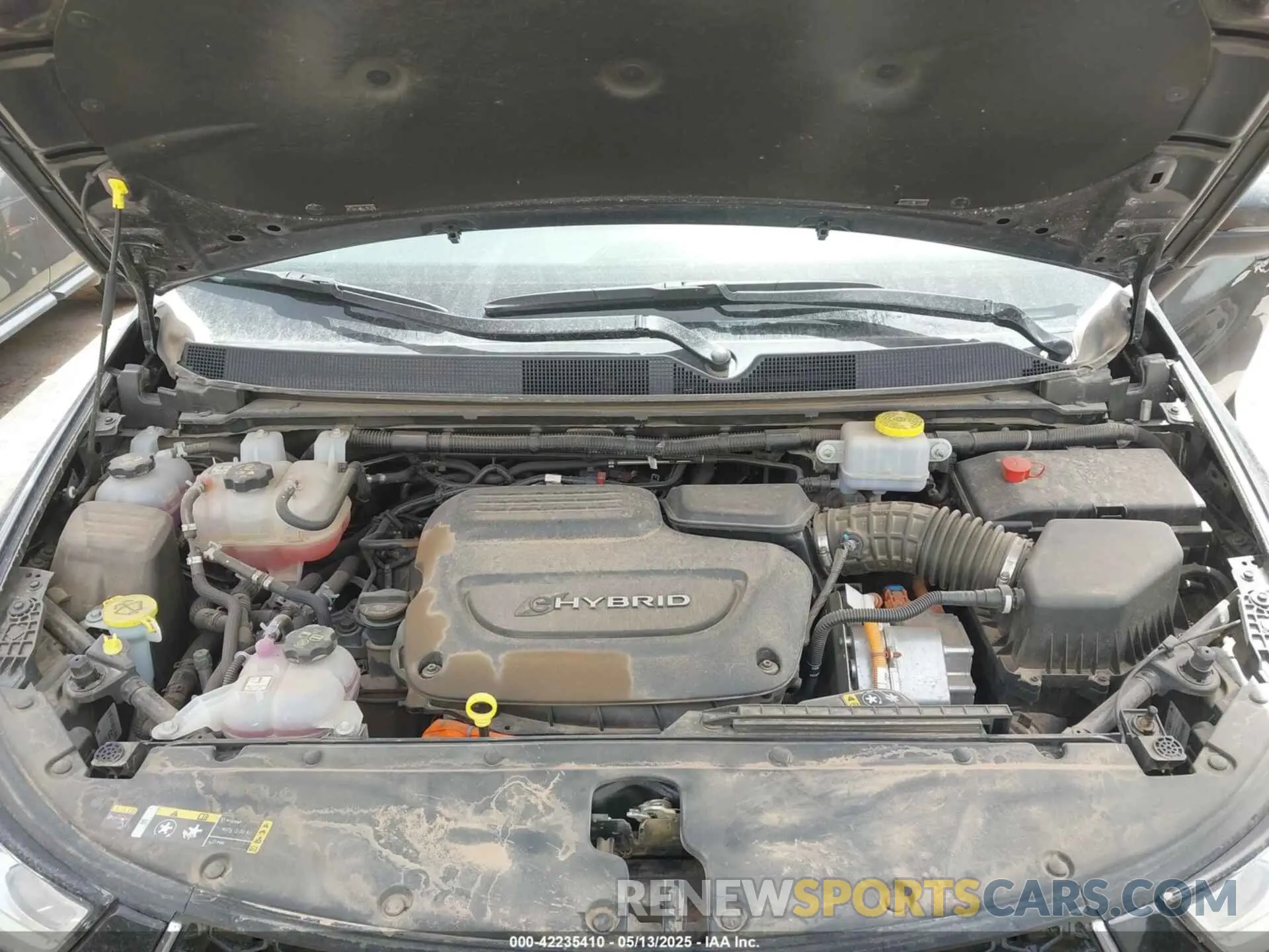 10 Photograph of a damaged car 2C4RC1L78PR551371 CHRYSLER PACIFICA HYBRID 2023