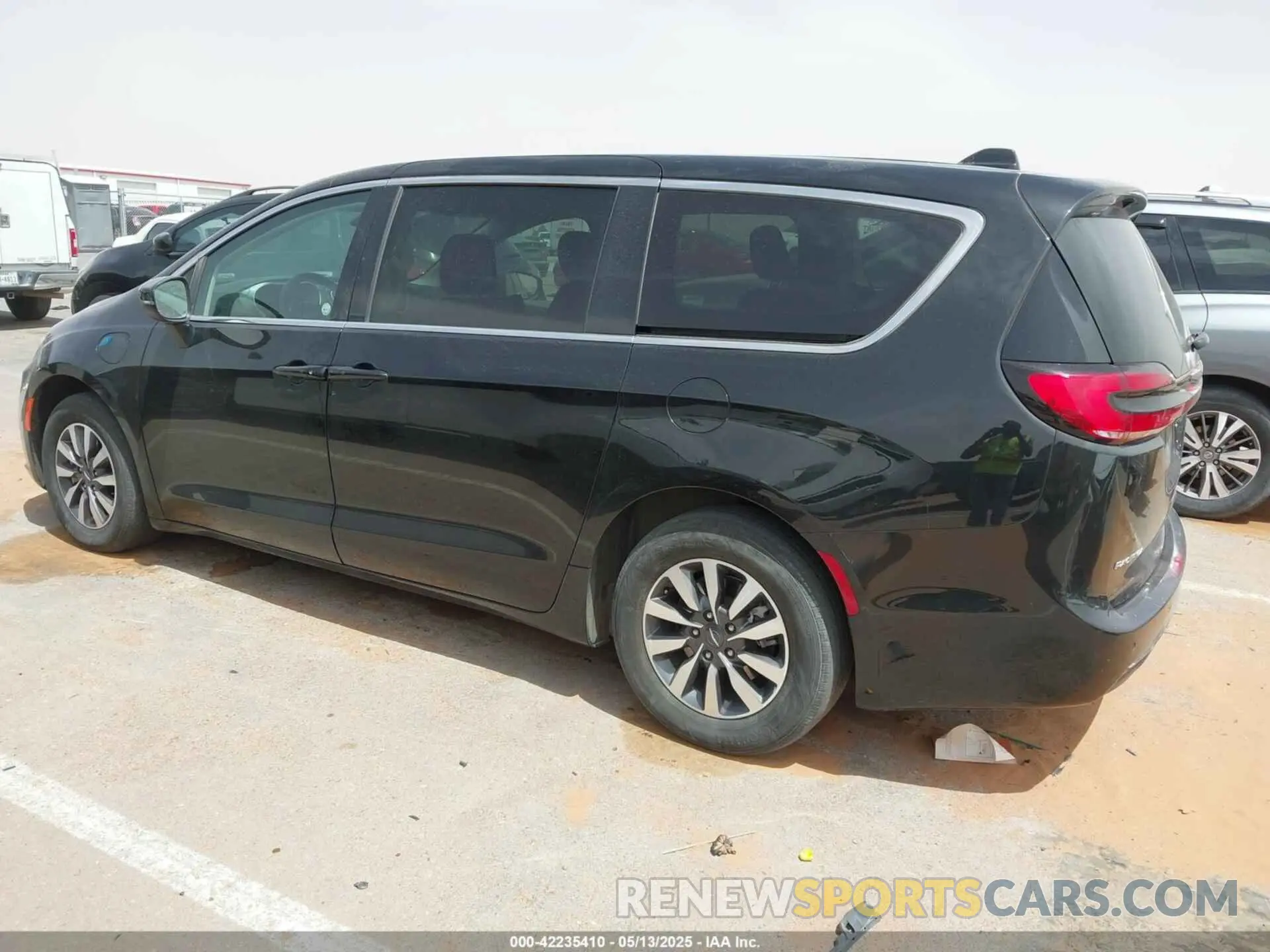 14 Photograph of a damaged car 2C4RC1L78PR551371 CHRYSLER PACIFICA HYBRID 2023